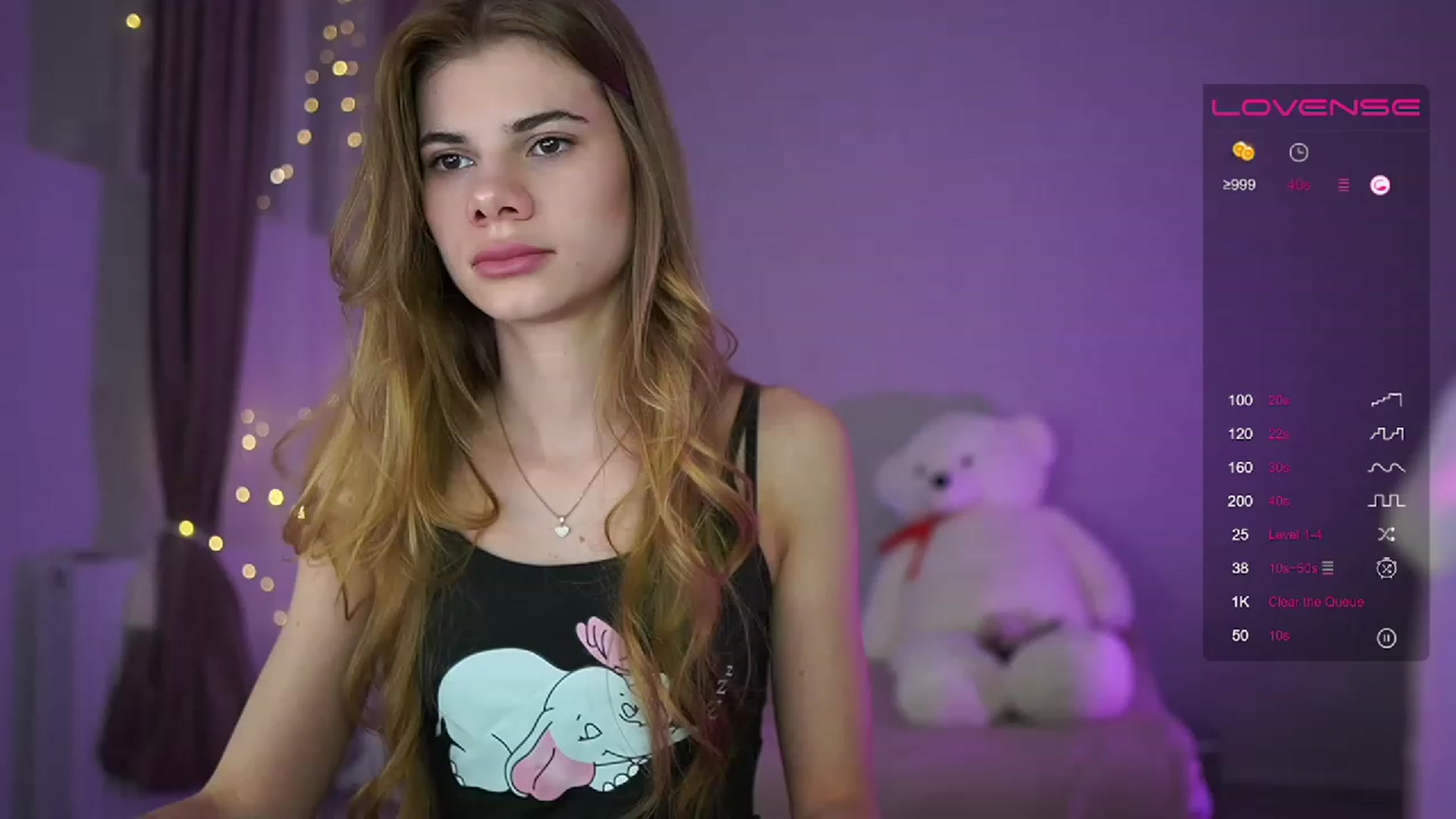 Gallery image thumbnail from RileyReid_18's myfreecams stream on, 04/20/2023, 18:45 image 6 of 20