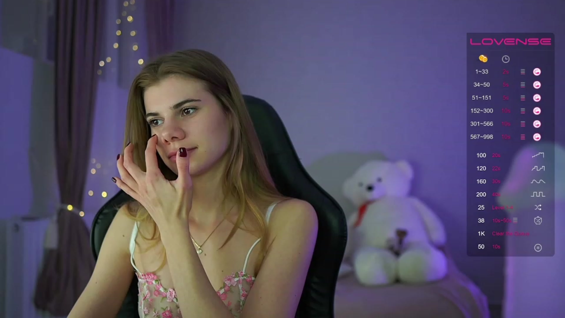 Gallery image thumbnail from RileyReid_18's myfreecams stream on, 04/21/2023, 22:26 image 17 of 20