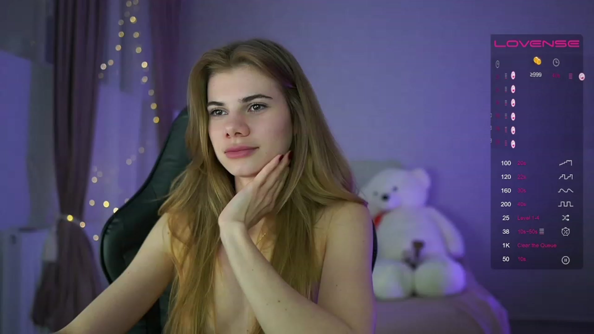 Gallery image thumbnail from RileyReid_18's myfreecams stream on, 04/21/2023, 22:26 image 13 of 20