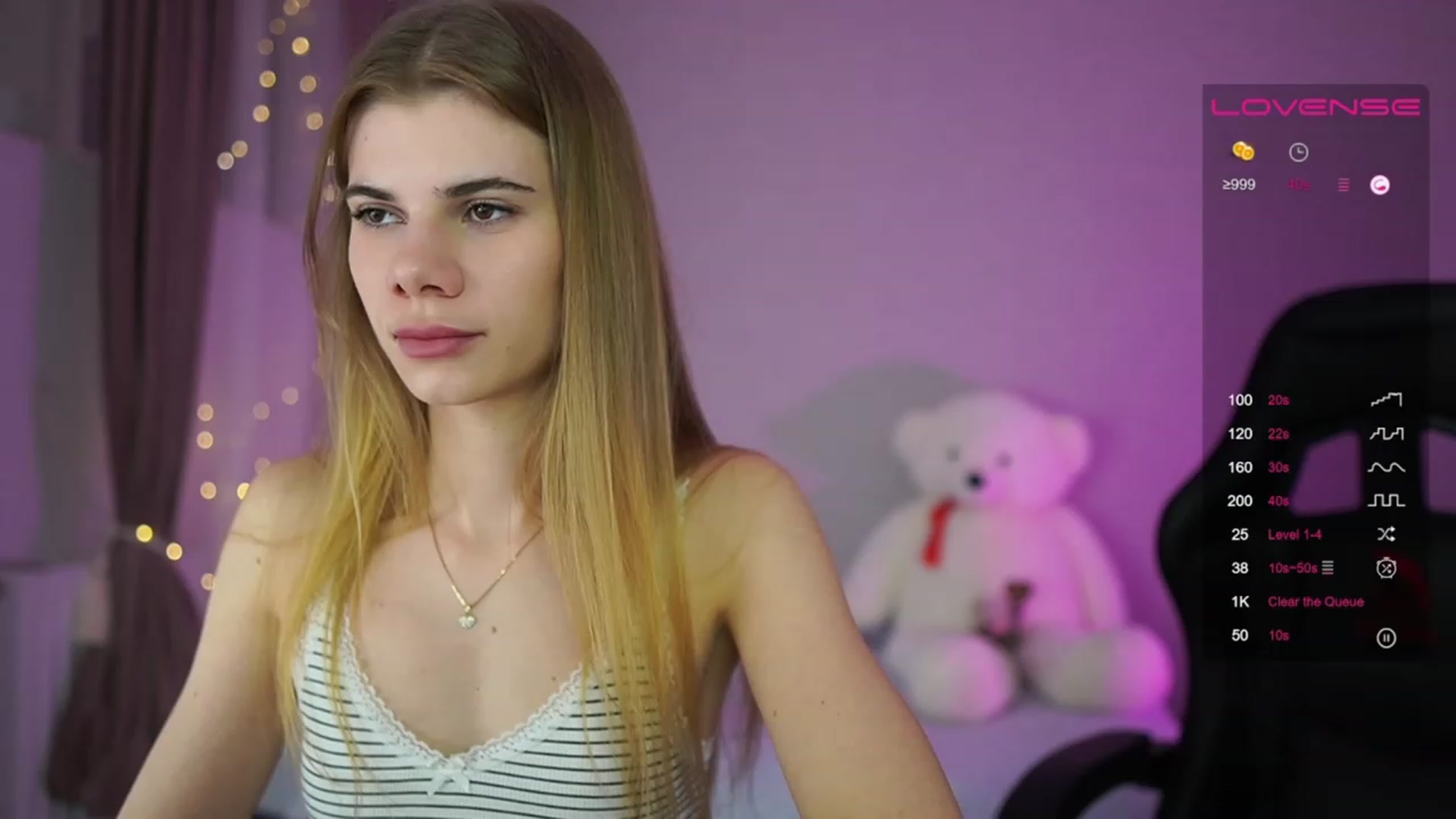 Gallery image thumbnail from RileyReid_18's myfreecams stream on, 04/22/2023, 19:59 image 6 of 20
