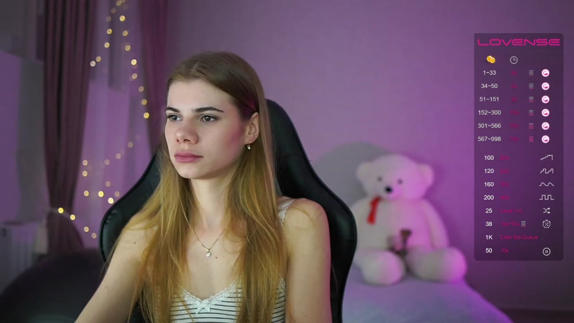 Gallery image thumbnail from RileyReid_18's myfreecams stream on, 04/22/2023, 19:59 image 14 of 20