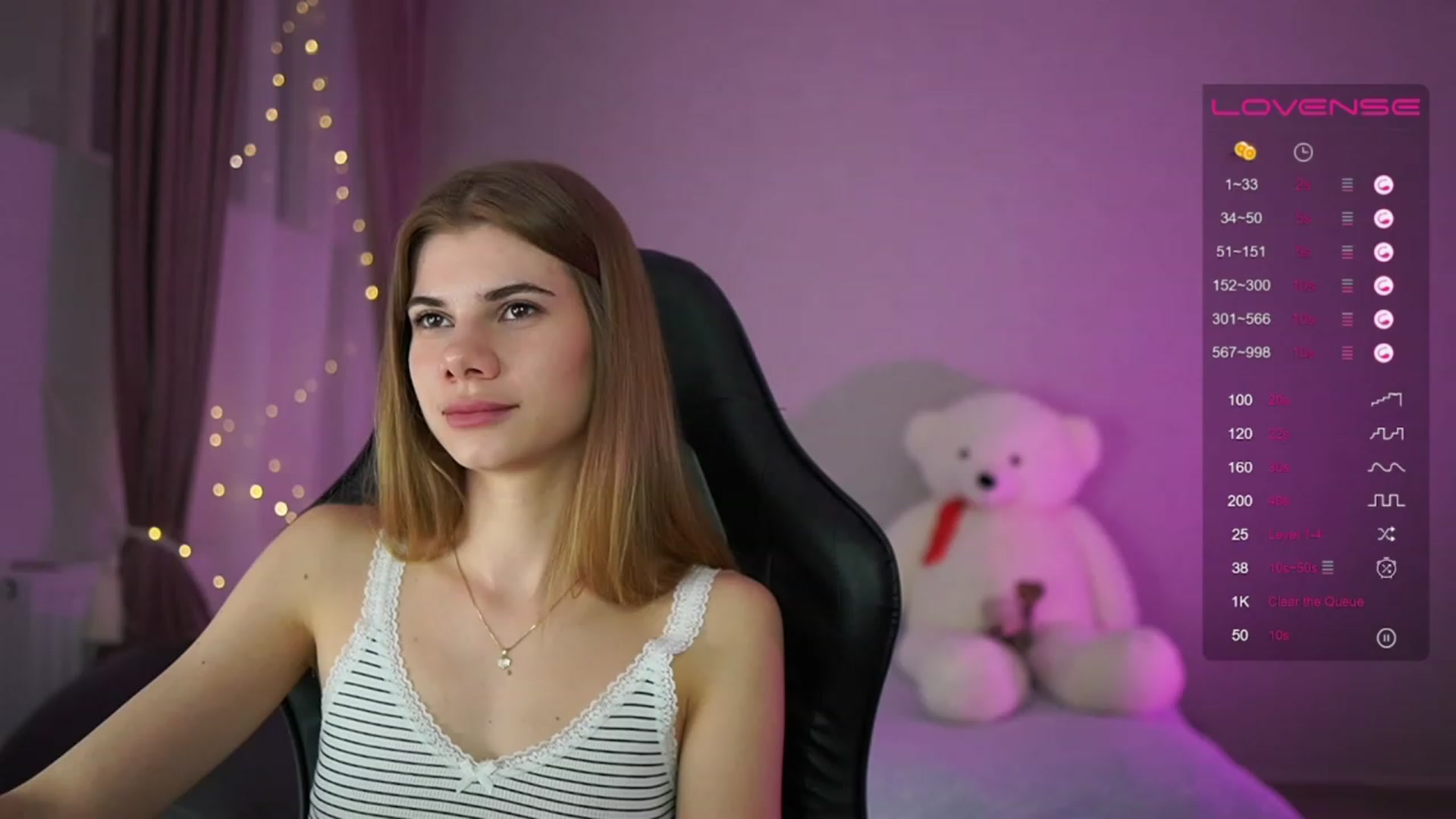 Gallery image thumbnail from RileyReid_18's myfreecams stream on, 04/22/2023, 19:59 image 19 of 20