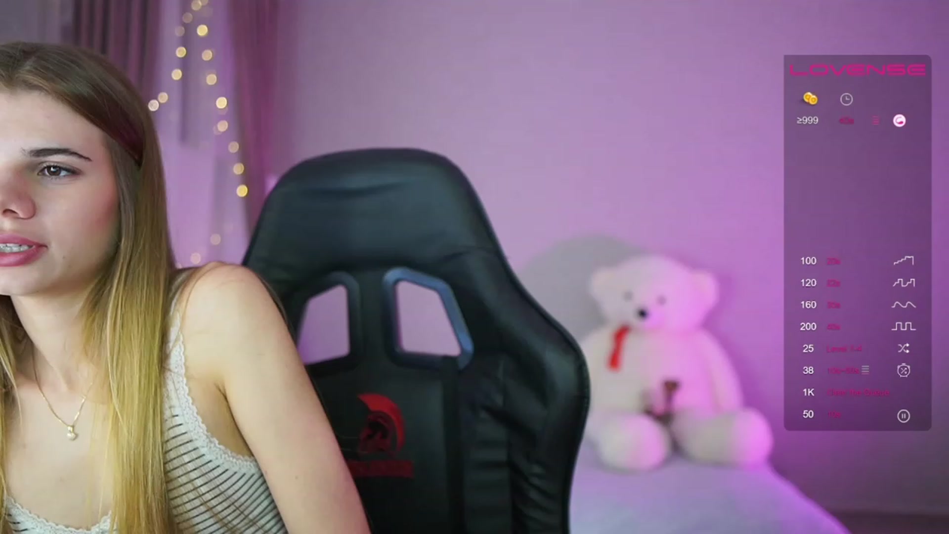 Gallery image thumbnail from RileyReid_18's myfreecams stream on, 04/22/2023, 19:59 image 11 of 20