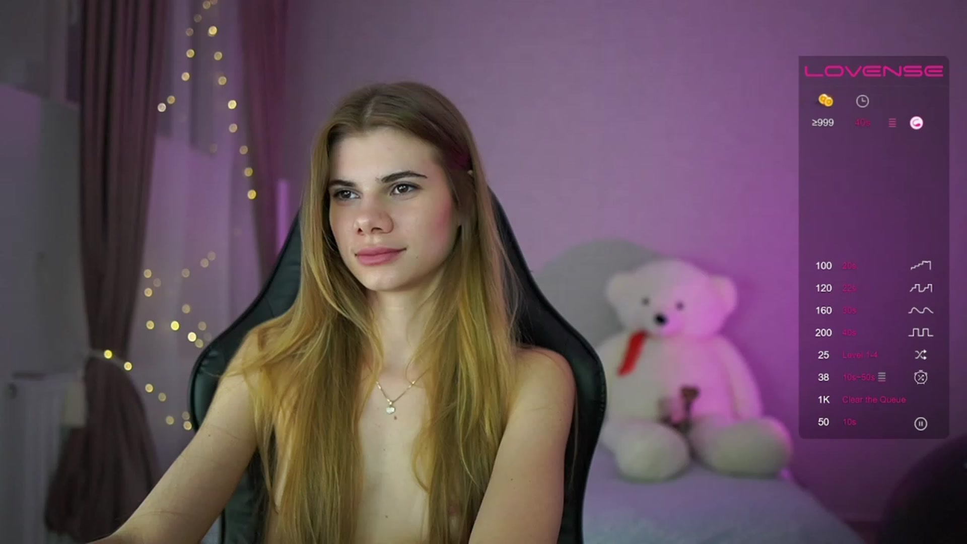 Gallery image thumbnail from RileyReid_18's myfreecams stream on, 04/22/2023, 21:05 image 9 of 20