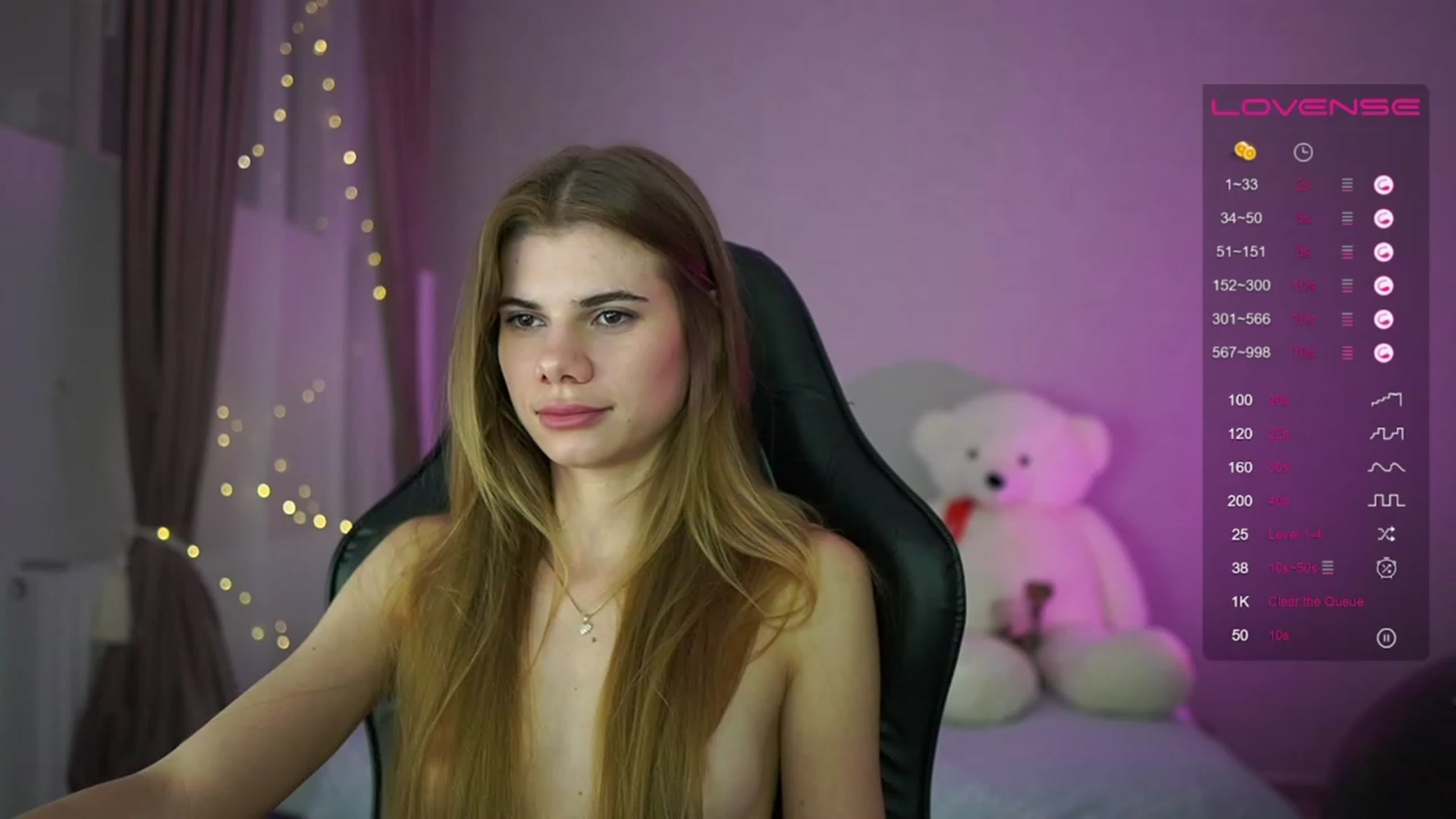 Gallery image thumbnail from RileyReid_18's myfreecams stream on, 04/22/2023, 21:05 image 17 of 20