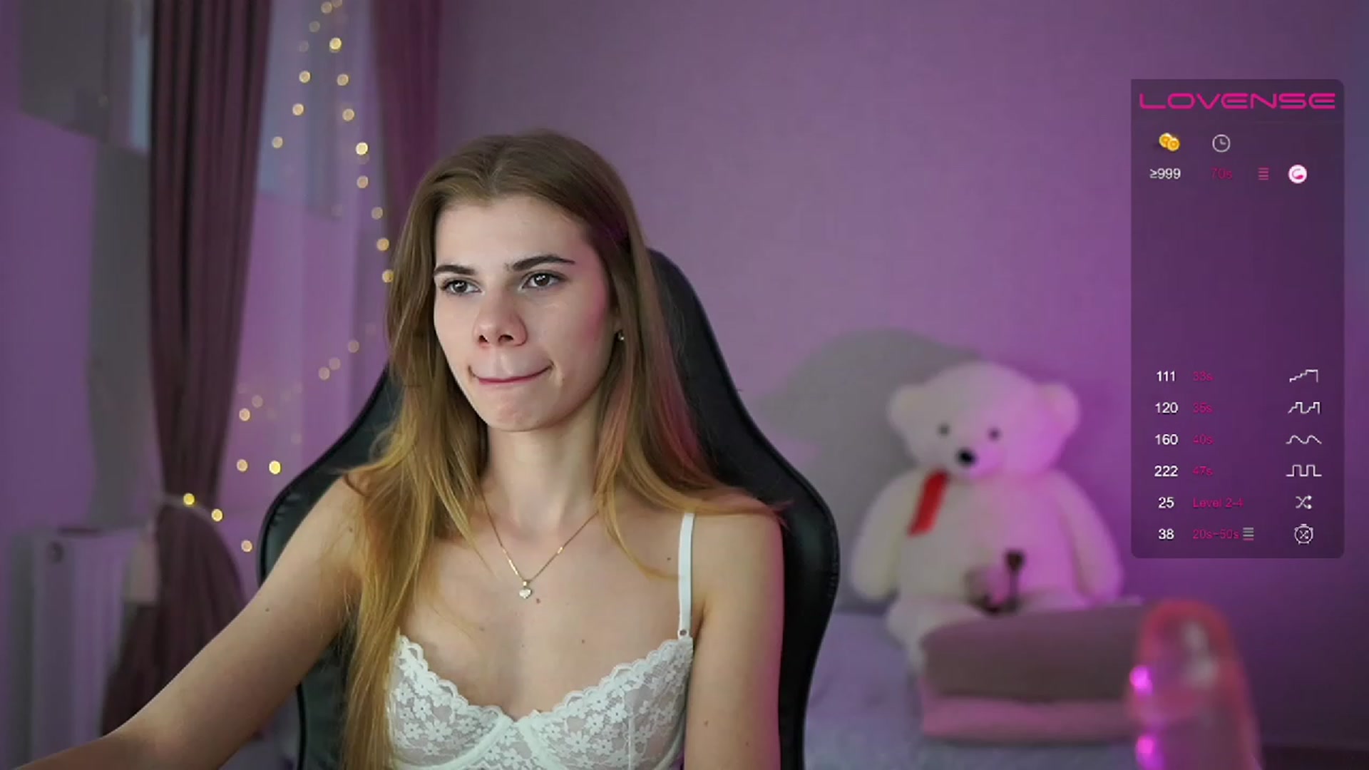 Gallery image thumbnail from RileyReid_18's myfreecams stream on, 04/23/2023, 13:48 image 1 of 20