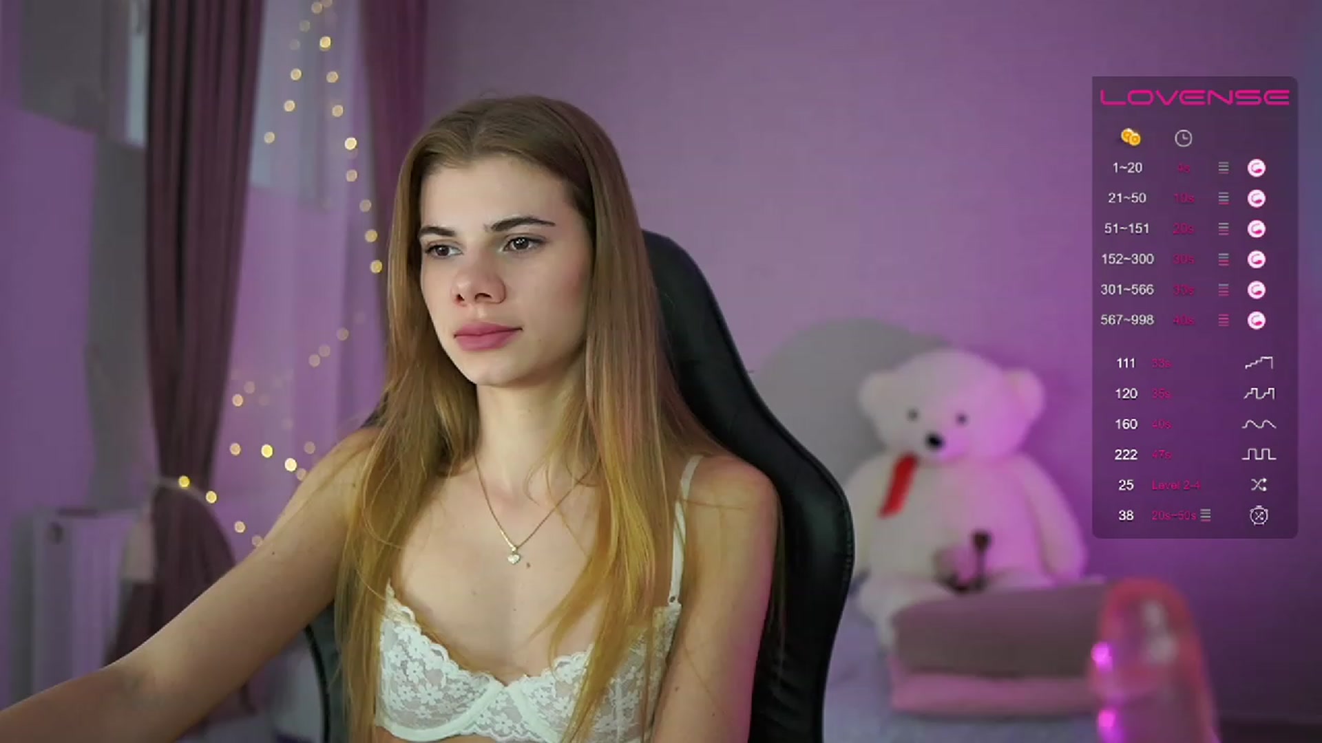 Gallery image thumbnail from RileyReid_18's myfreecams stream on, 04/23/2023, 13:48 image 16 of 20