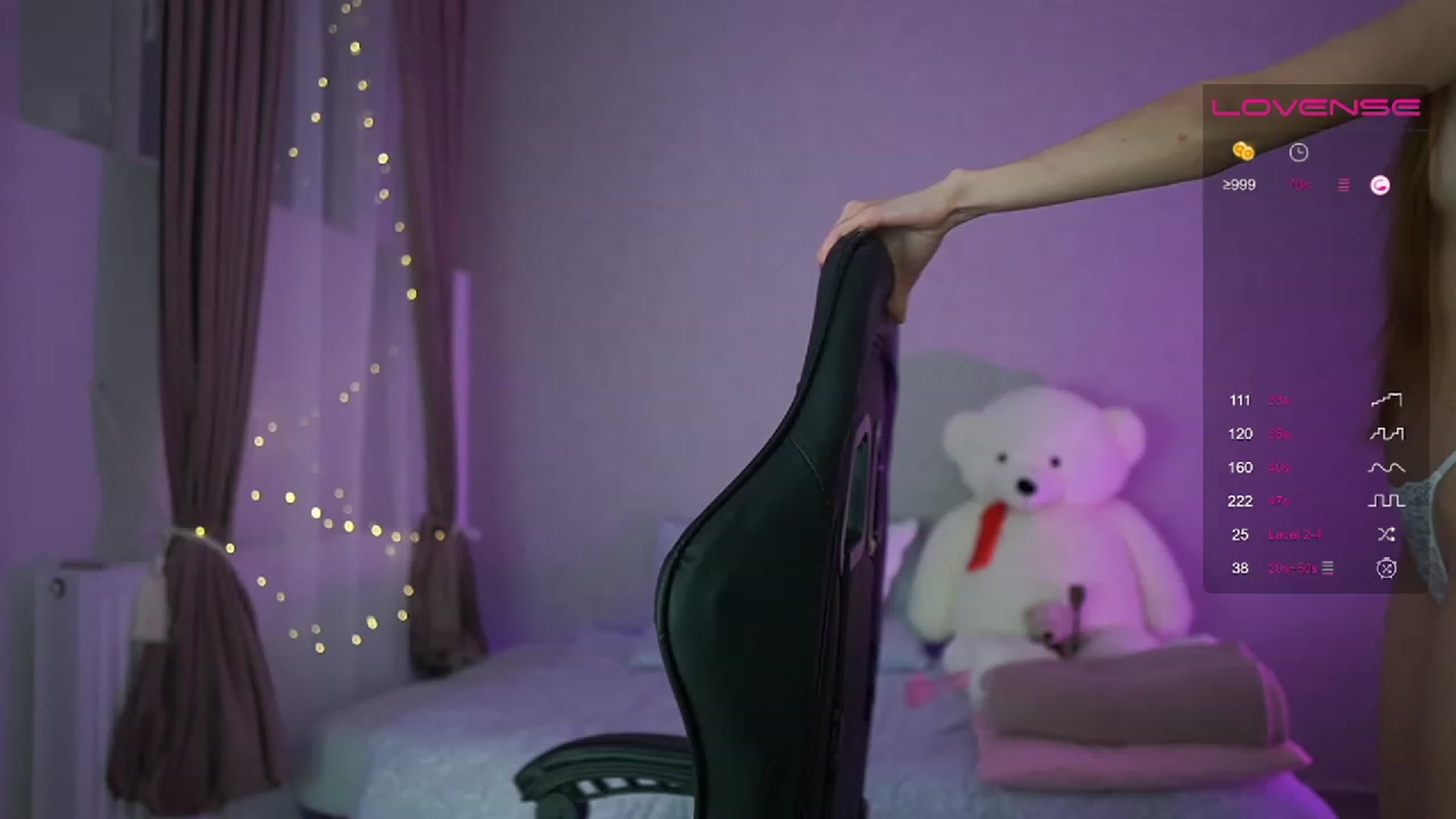Gallery image thumbnail from RileyReid_18's myfreecams stream on, 04/23/2023, 18:04 image 5 of 20