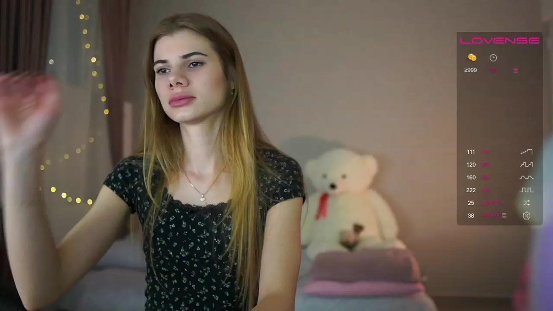 Gallery image thumbnail from RileyReid_18's myfreecams stream on, 04/24/2023, 14:28 image 1 of 20
