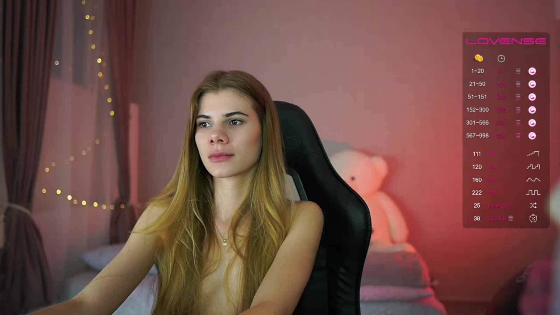 Gallery image thumbnail from RileyReid_18's myfreecams stream on, 04/24/2023, 16:59 image 14 of 20