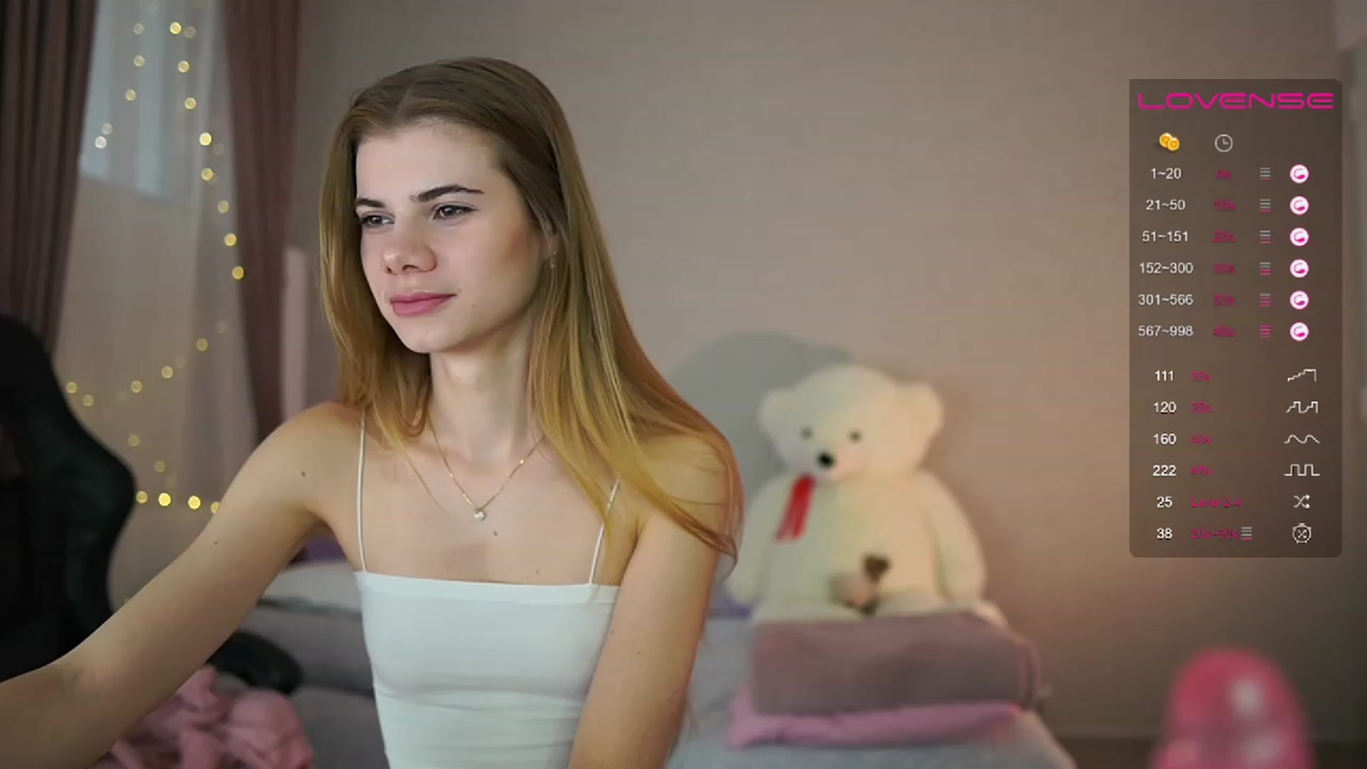 Gallery image thumbnail from RileyReid_18's myfreecams stream on, 04/26/2023, 14:30 image 3 of 20