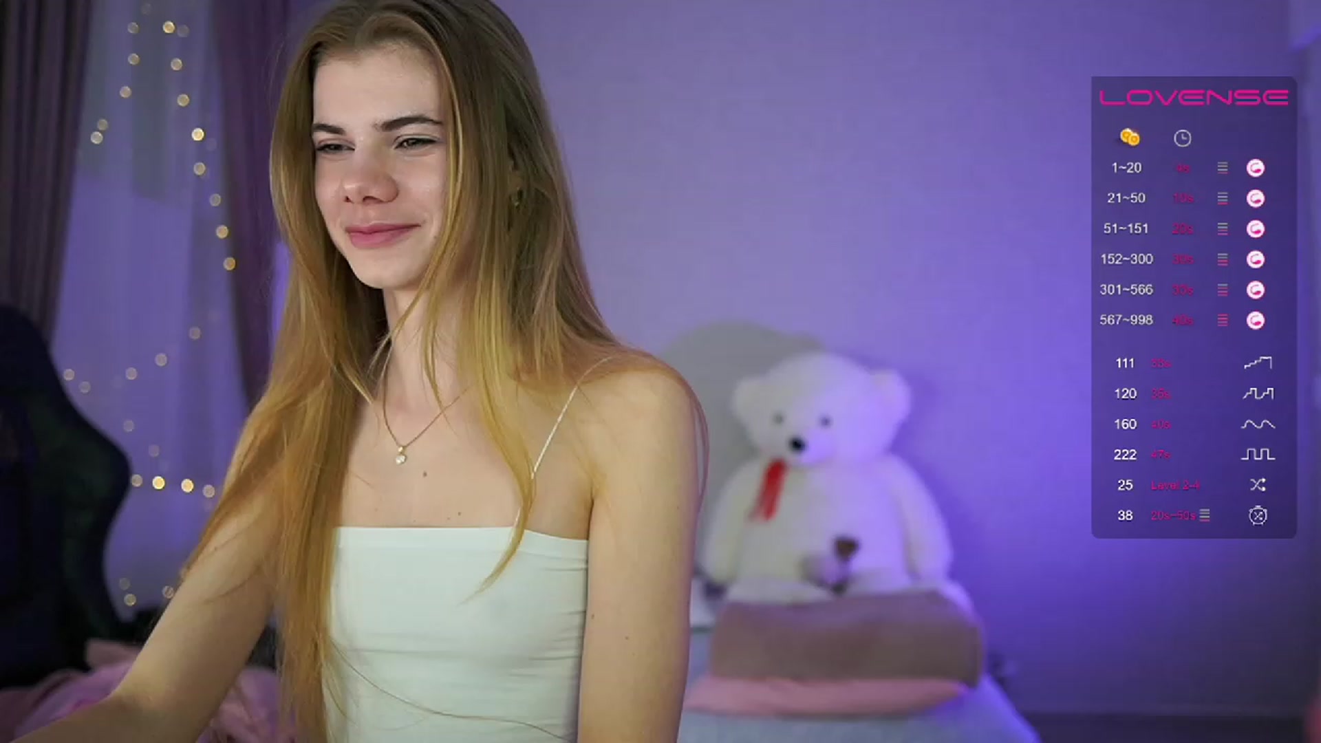 Gallery image thumbnail from RileyReid_18's myfreecams stream on, 04/26/2023, 14:30 image 20 of 20