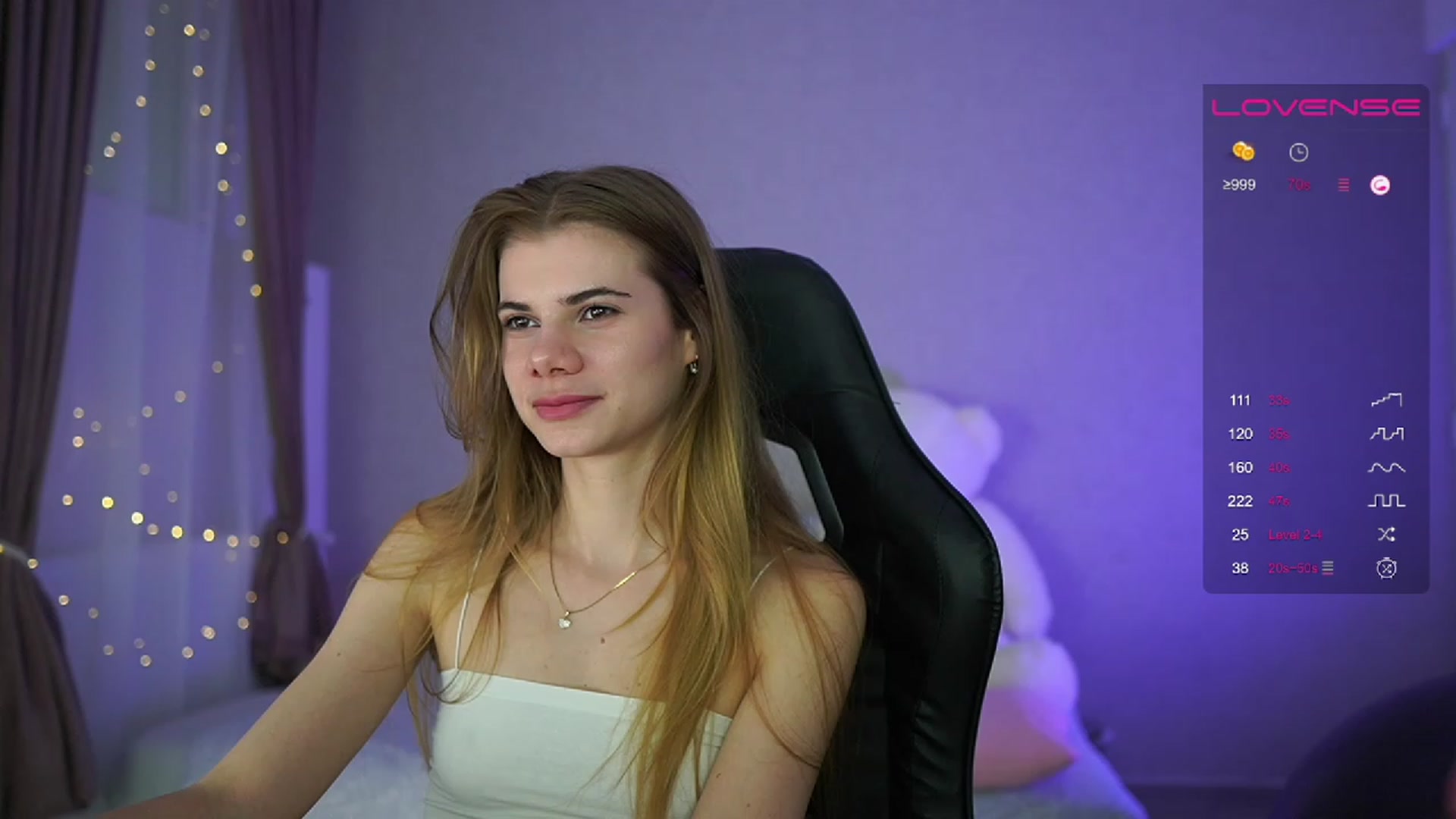 Gallery image thumbnail from RileyReid_18's myfreecams stream on, 04/26/2023, 16:35 image 14 of 20