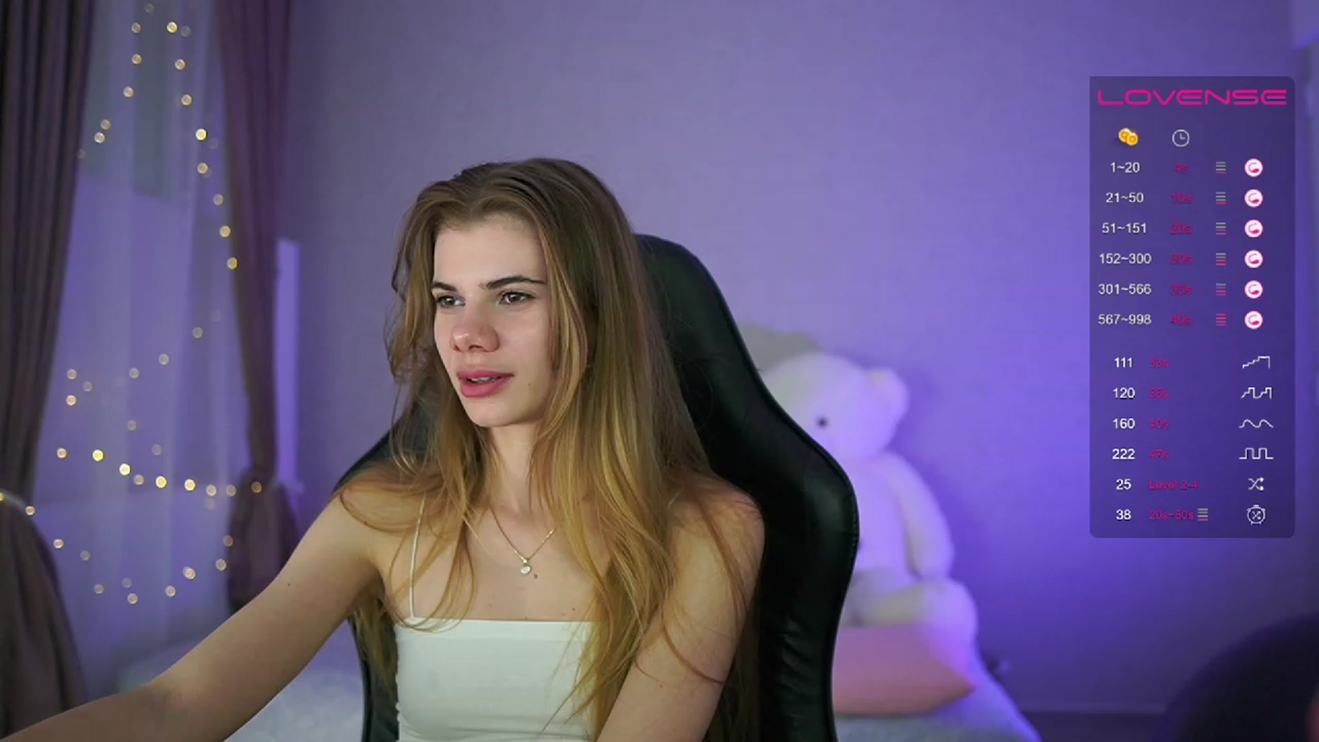 Gallery image thumbnail from RileyReid_18's myfreecams stream on, 04/26/2023, 16:35 image 8 of 20