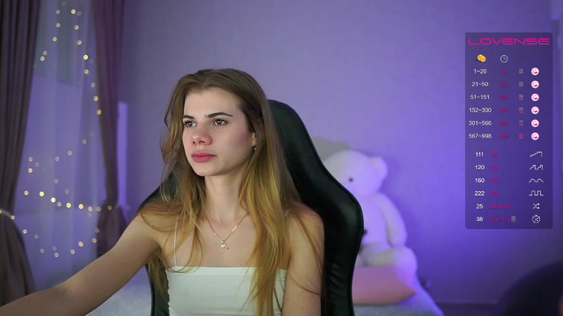 Gallery image thumbnail from RileyReid_18's myfreecams stream on, 04/26/2023, 16:35 image 10 of 20