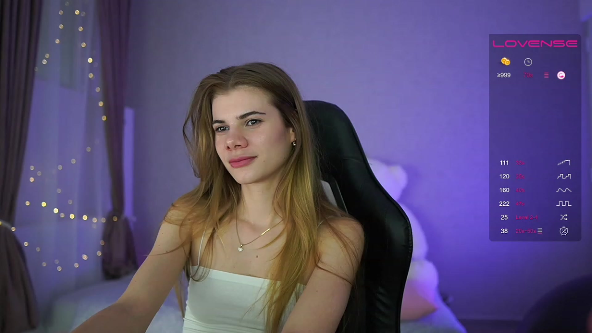 Gallery image thumbnail from RileyReid_18's myfreecams stream on, 04/26/2023, 16:35 image 13 of 20