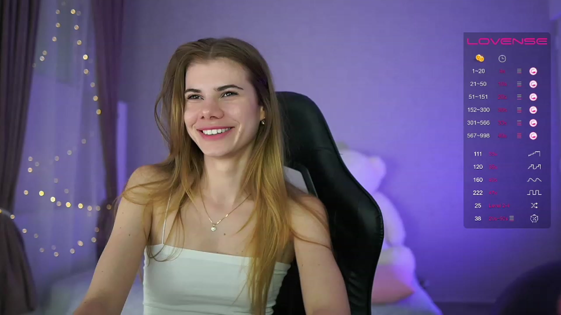 Gallery image thumbnail from RileyReid_18's myfreecams stream on, 04/26/2023, 16:35 image 16 of 20
