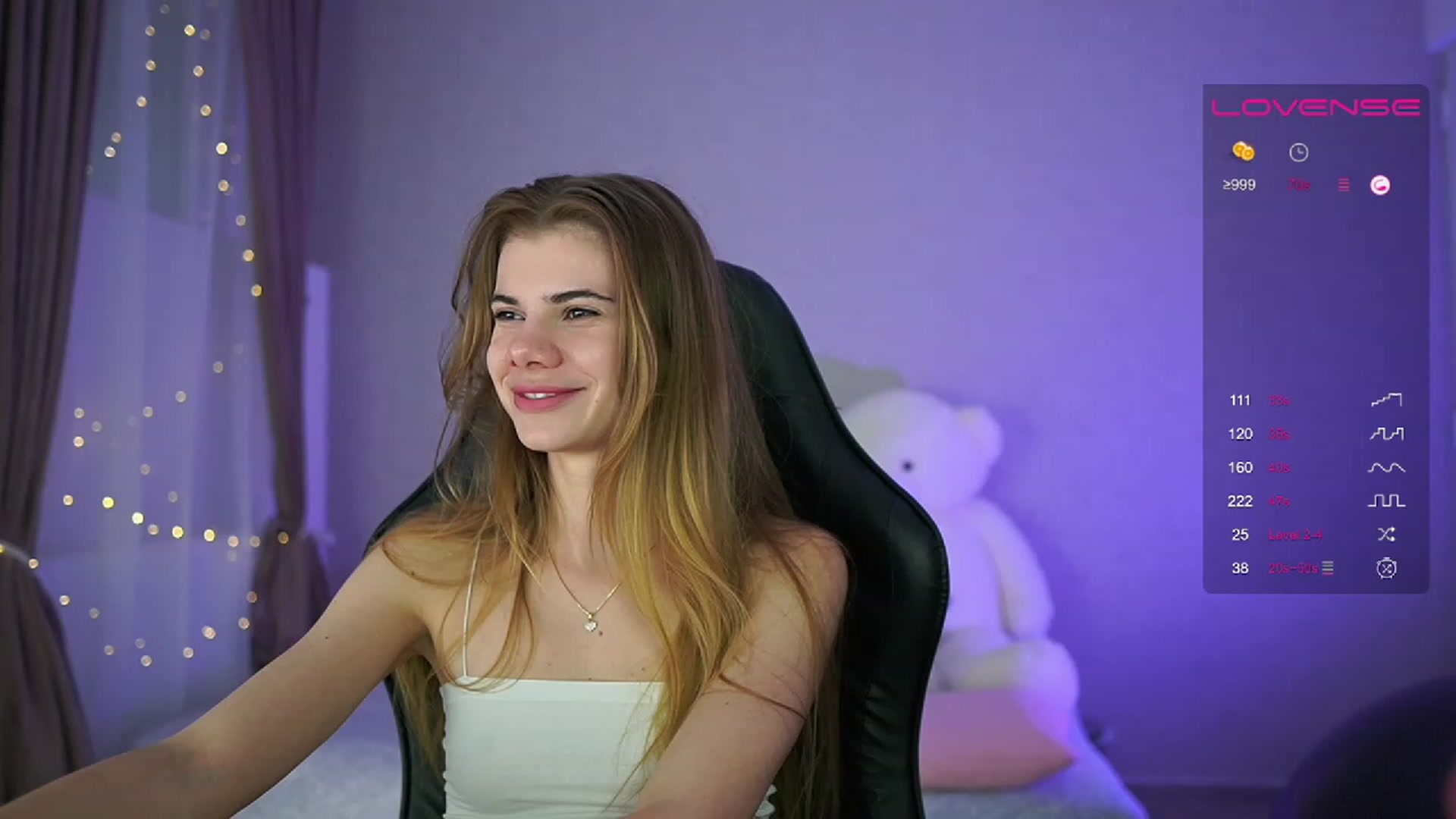 Gallery image thumbnail from RileyReid_18's myfreecams stream on, 04/26/2023, 16:35 image 5 of 20