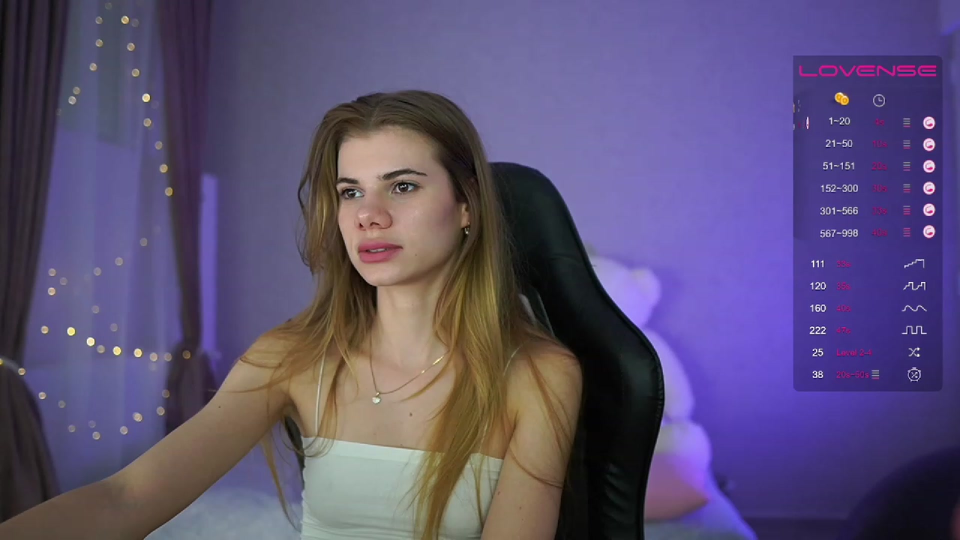 Gallery image thumbnail from RileyReid_18's myfreecams stream on, 04/26/2023, 16:35 image 11 of 20