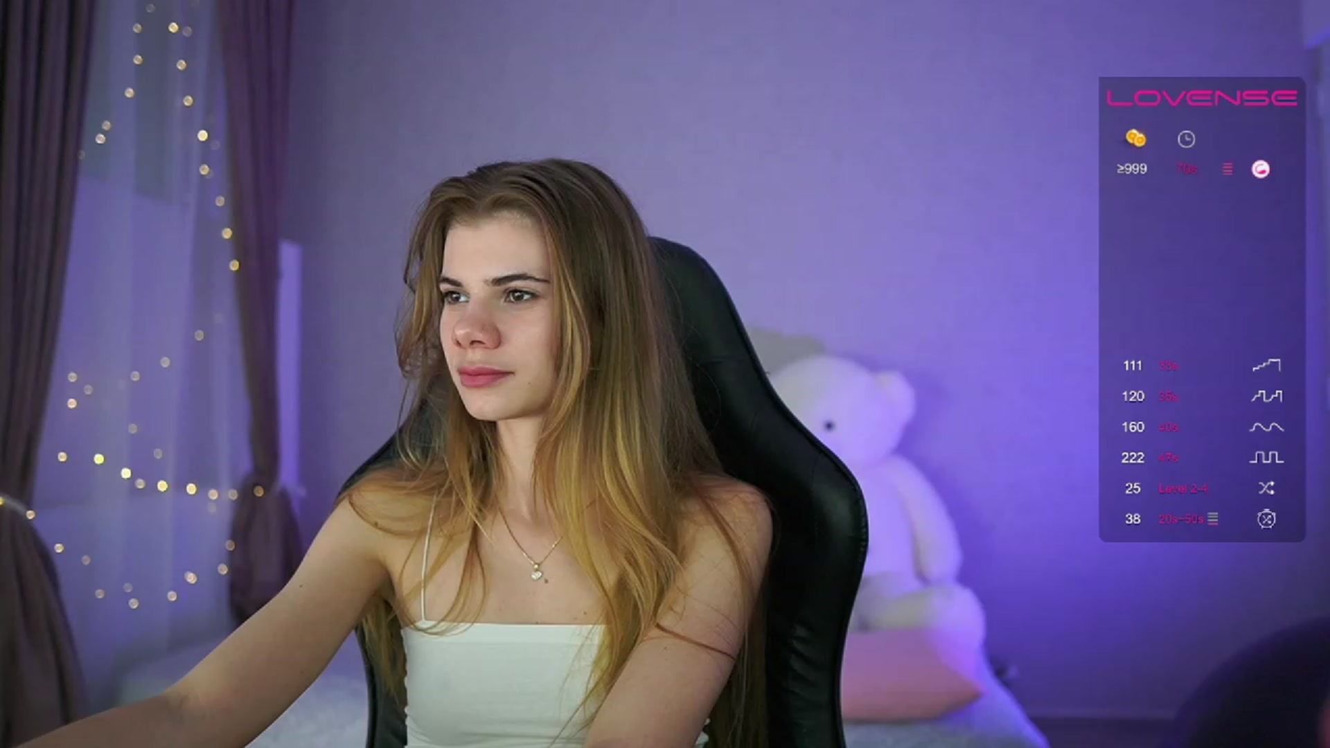 Gallery image thumbnail from RileyReid_18's myfreecams stream on, 04/26/2023, 16:35 image 6 of 20