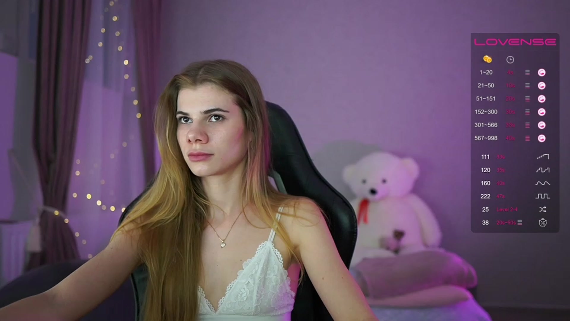 Gallery image thumbnail from RileyReid_18's myfreecams stream on, 04/27/2023, 17:56 image 9 of 20