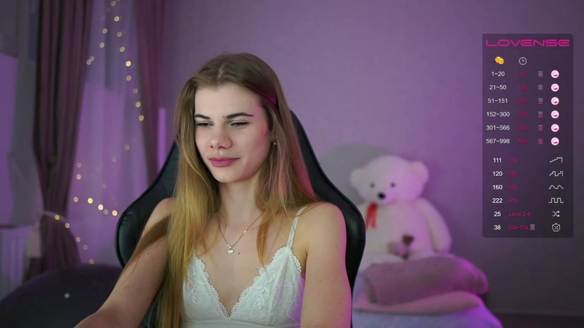 Gallery image thumbnail from RileyReid_18's myfreecams stream on, 04/27/2023, 17:56 image 12 of 20