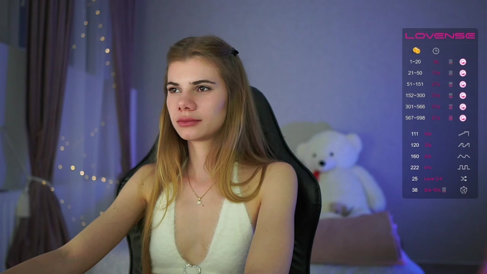 Gallery image thumbnail from RileyReid_18's myfreecams stream on, 05/01/2023, 21:14 image 10 of 20