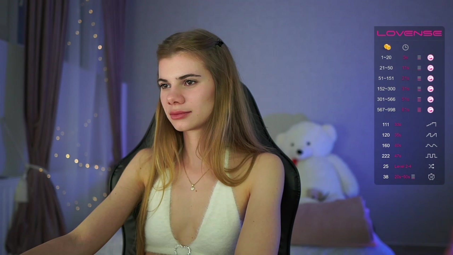 Gallery image thumbnail from RileyReid_18's myfreecams stream on, 05/01/2023, 21:14 image 8 of 20
