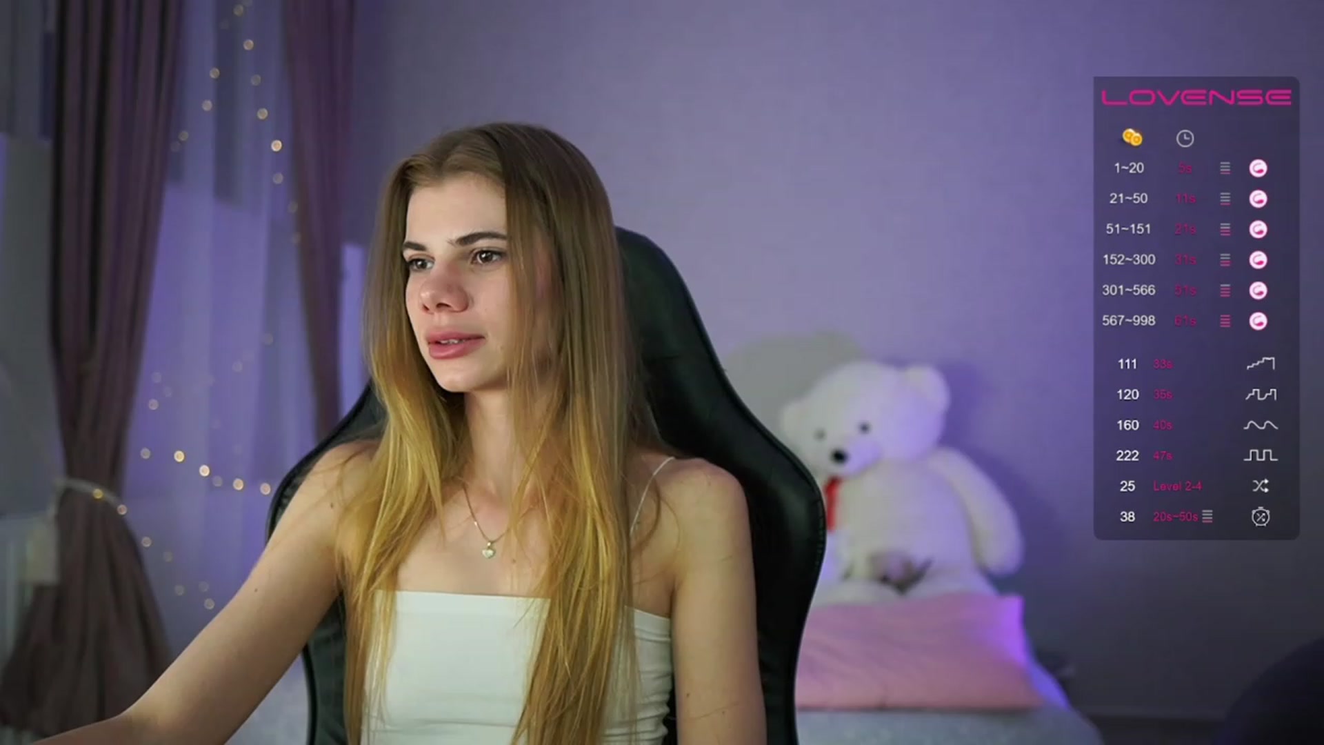 Gallery image thumbnail from RileyReid_18's myfreecams stream on, 05/03/2023, 23:04 image 6 of 20