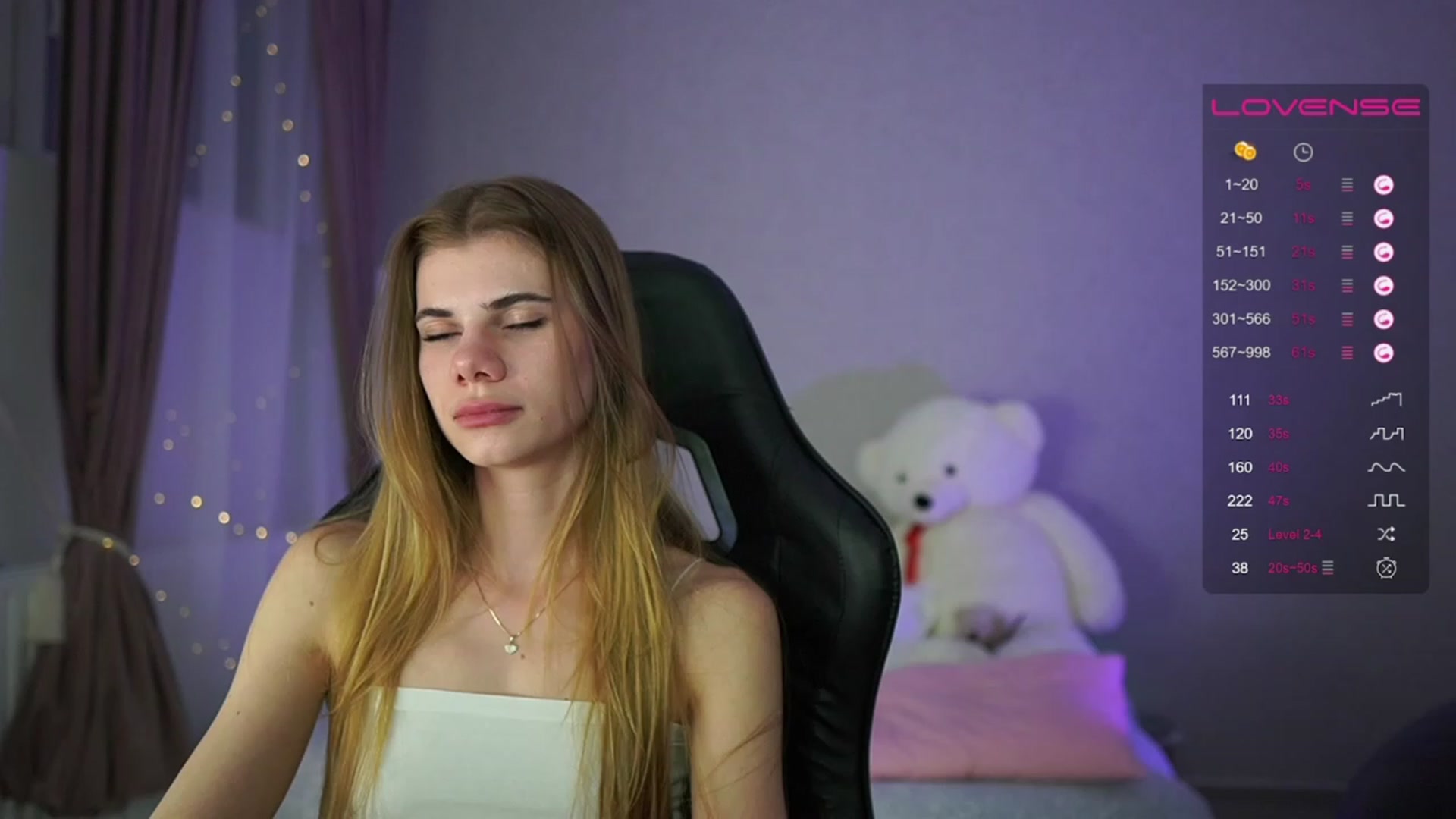 Gallery image thumbnail from RileyReid_18's myfreecams stream on, 05/03/2023, 23:04 image 1 of 20