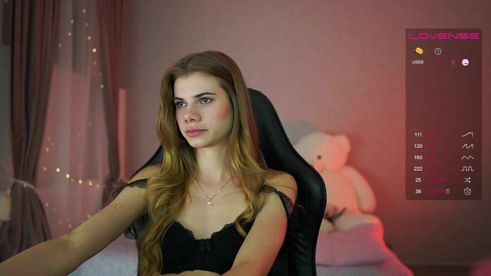 Gallery image thumbnail from RileyReid_18's myfreecams stream on, 05/07/2023, 18:25 image 14 of 20
