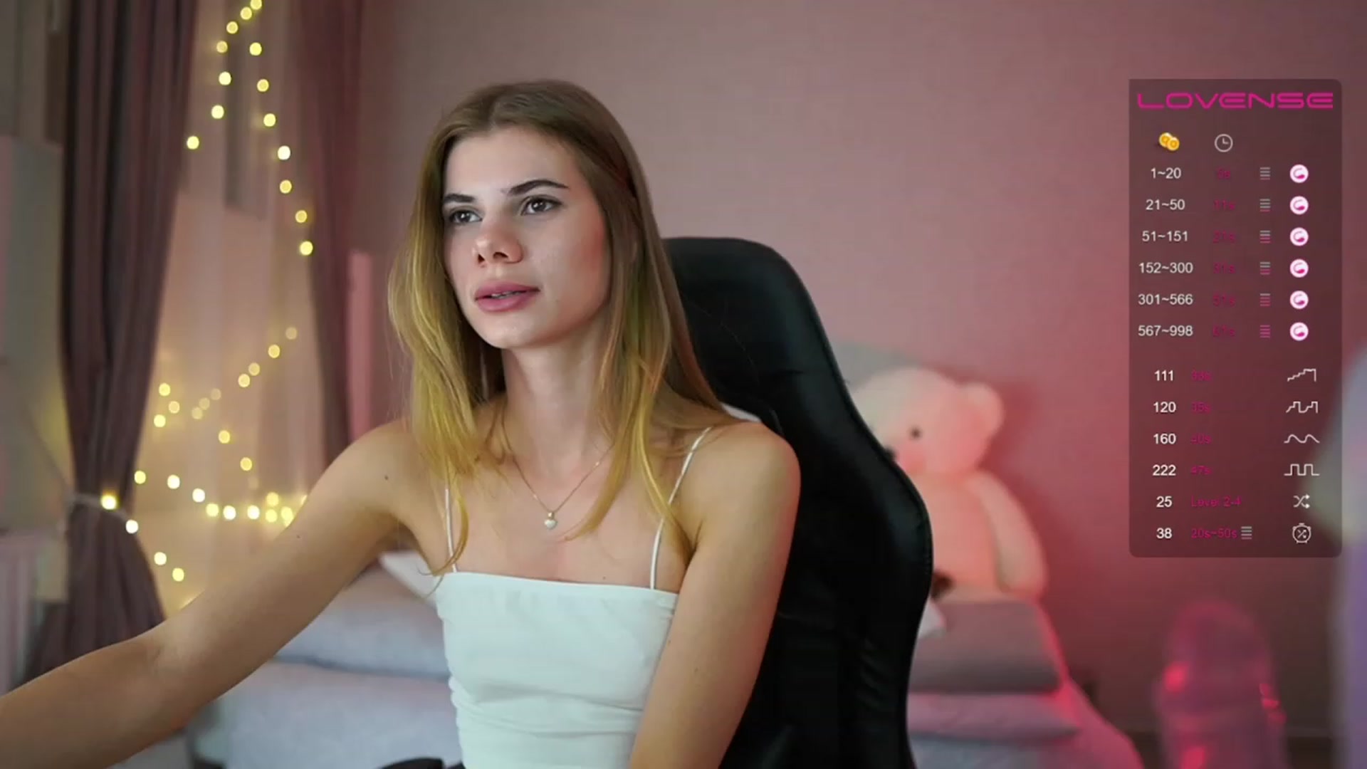 Gallery image thumbnail from RileyReid_18's myfreecams stream on, 05/10/2023, 19:35 image 17 of 20