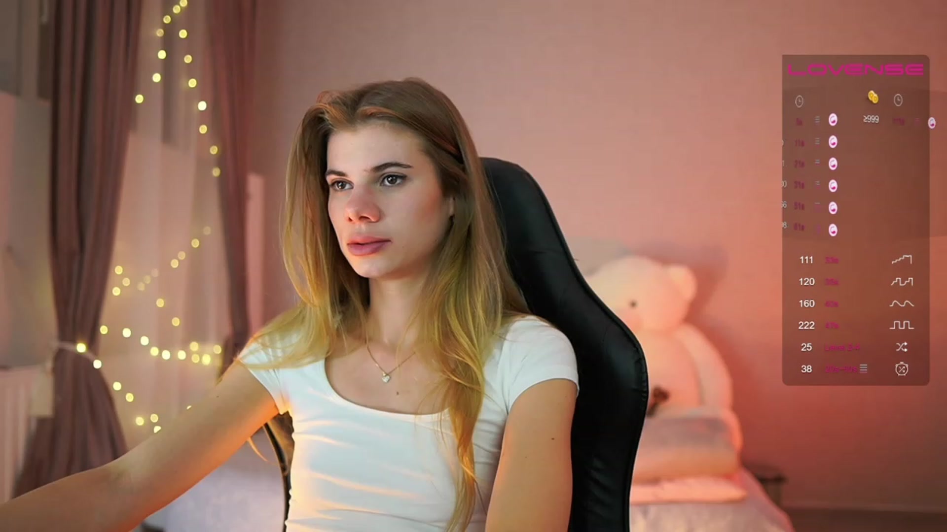 Gallery image thumbnail from RileyReid_18's myfreecams stream on, 05/11/2023, 23:23 image 14 of 20