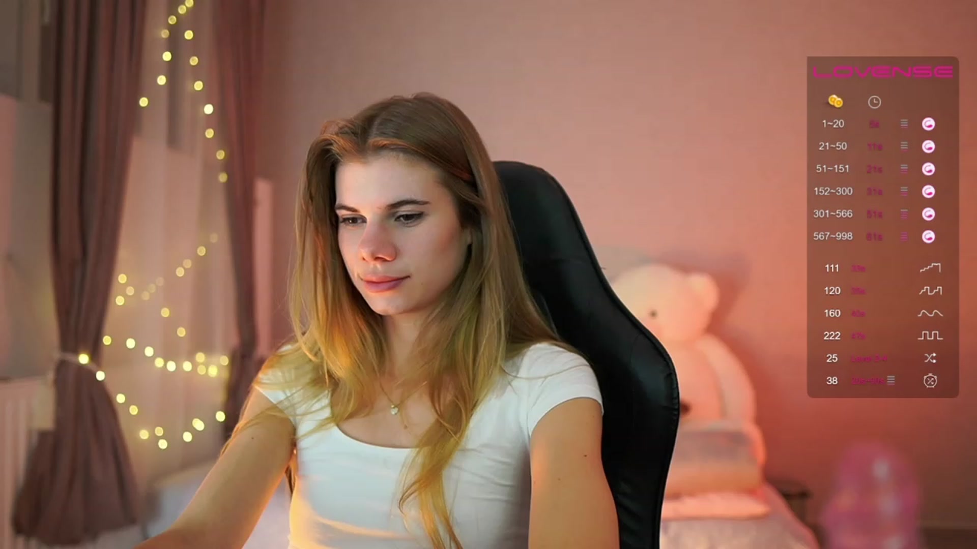 Gallery image thumbnail from RileyReid_18's myfreecams stream on, 05/11/2023, 23:23 image 19 of 20