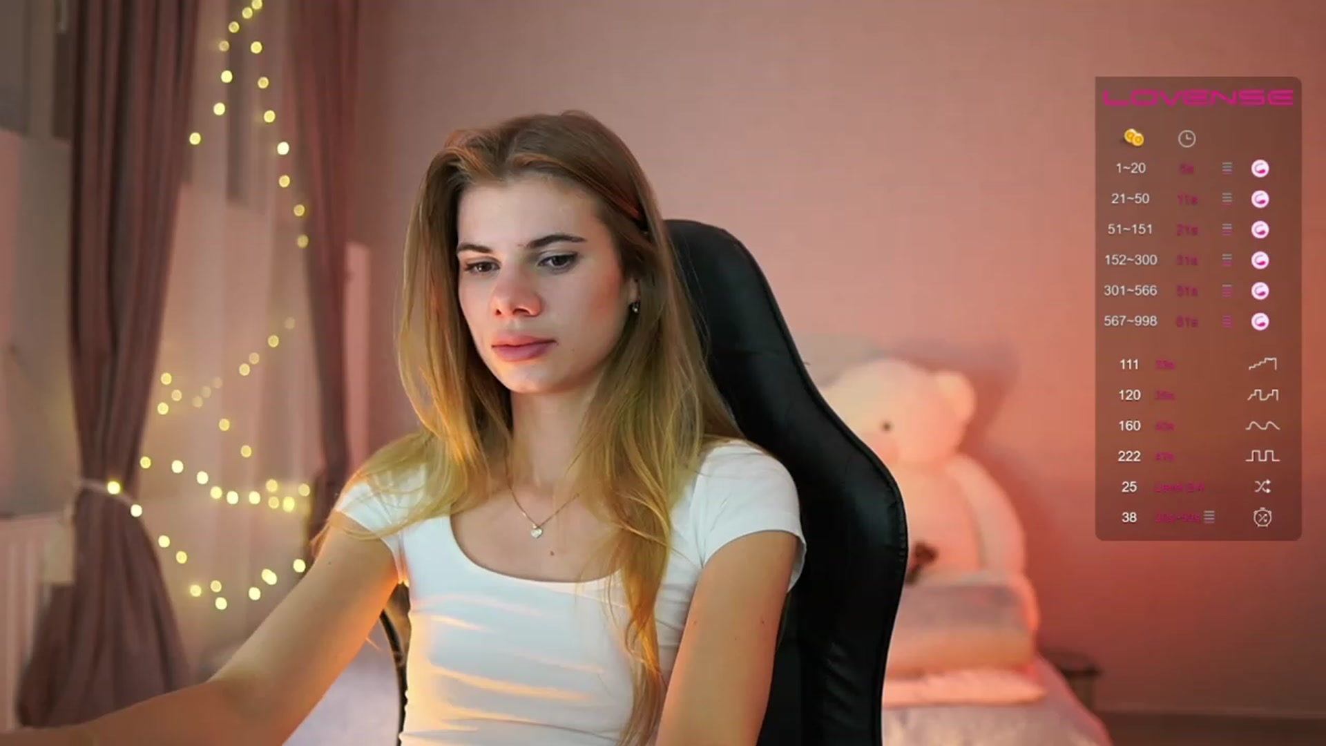 Gallery image thumbnail from RileyReid_18's myfreecams stream on, 05/11/2023, 23:23 image 15 of 20