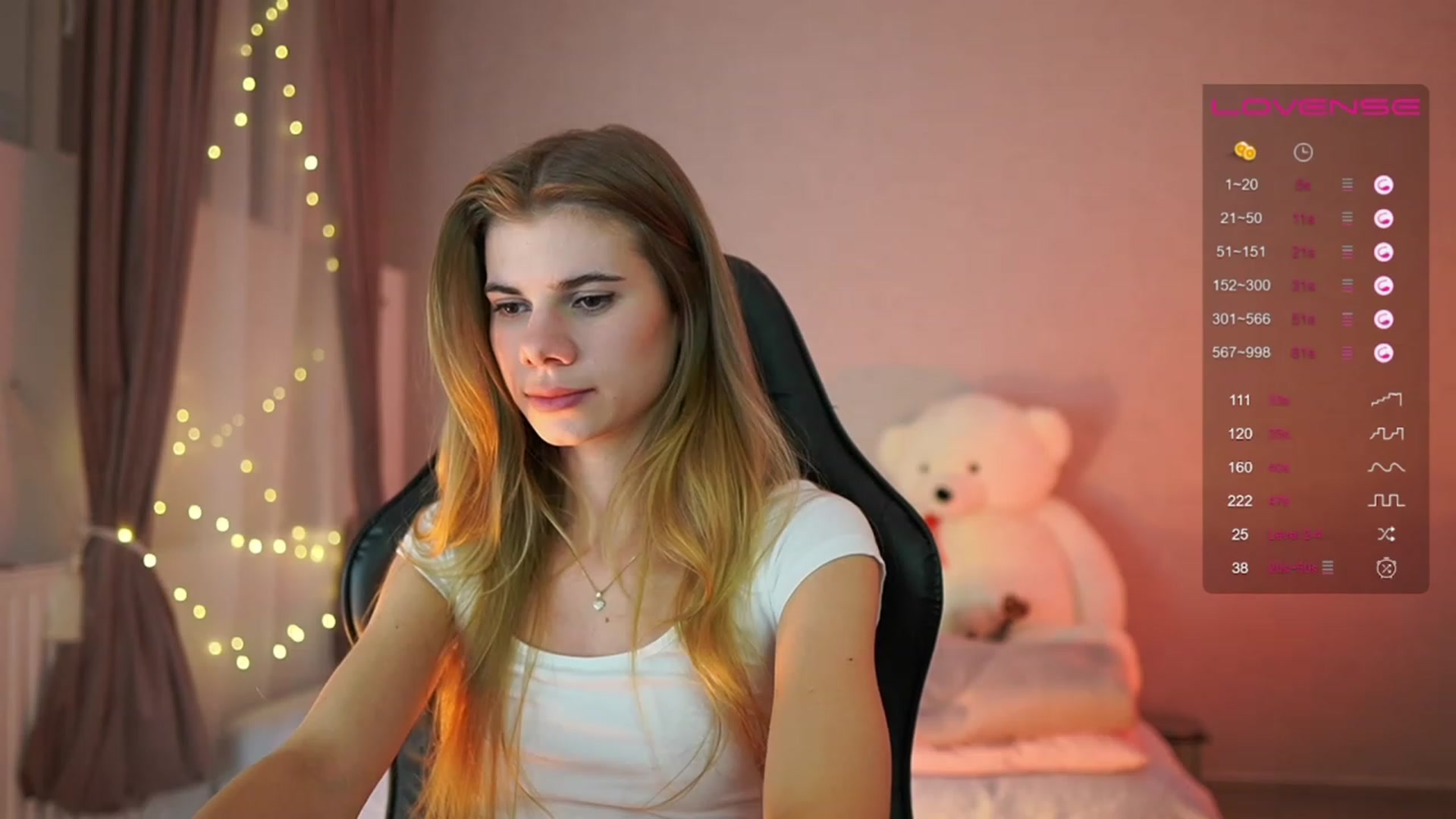 Gallery image thumbnail from RileyReid_18's myfreecams stream on, 05/11/2023, 23:23 image 5 of 20