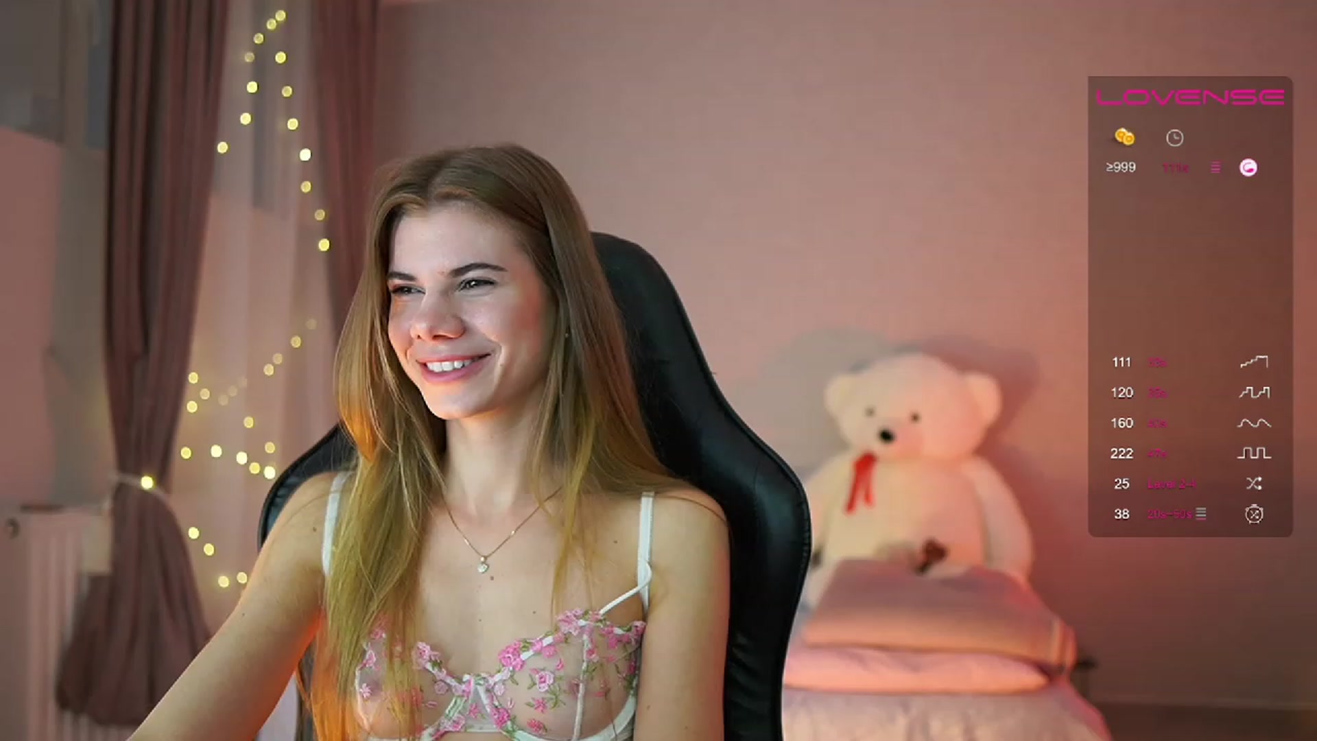 Gallery image thumbnail from RileyReid_18's myfreecams stream on, 05/12/2023, 14:09 image 12 of 20