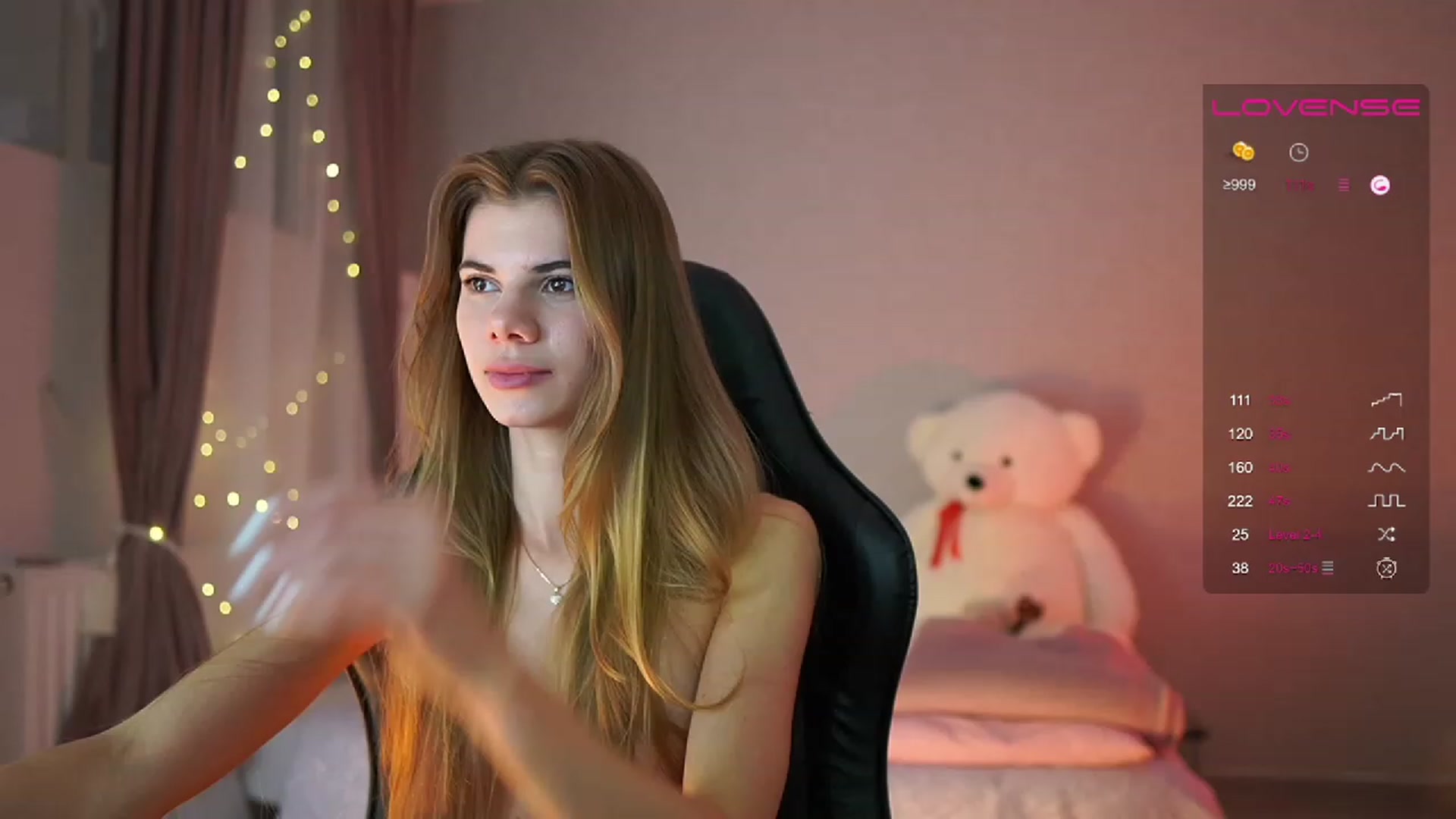Gallery image thumbnail from RileyReid_18's myfreecams stream on, 05/12/2023, 14:28 image 8 of 20