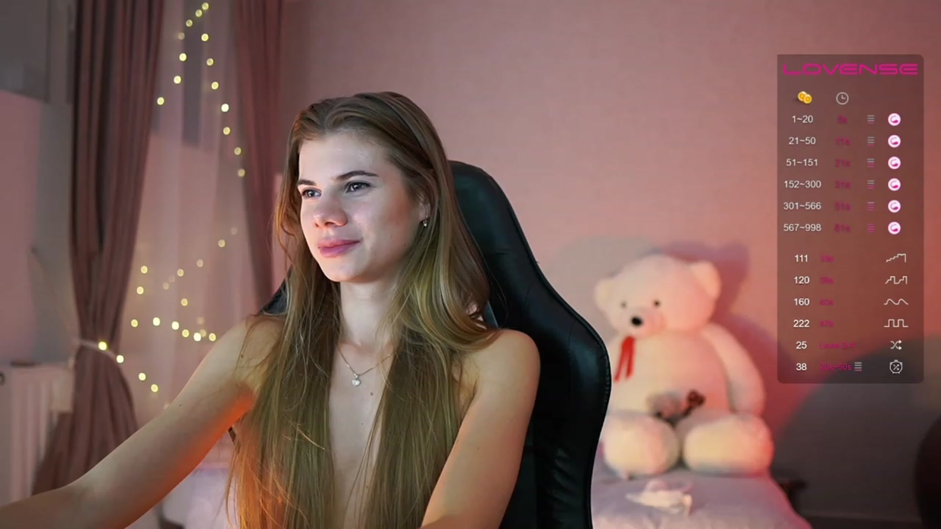 Gallery image thumbnail from RileyReid_18's myfreecams stream on, 05/13/2023, 18:15 image 10 of 20