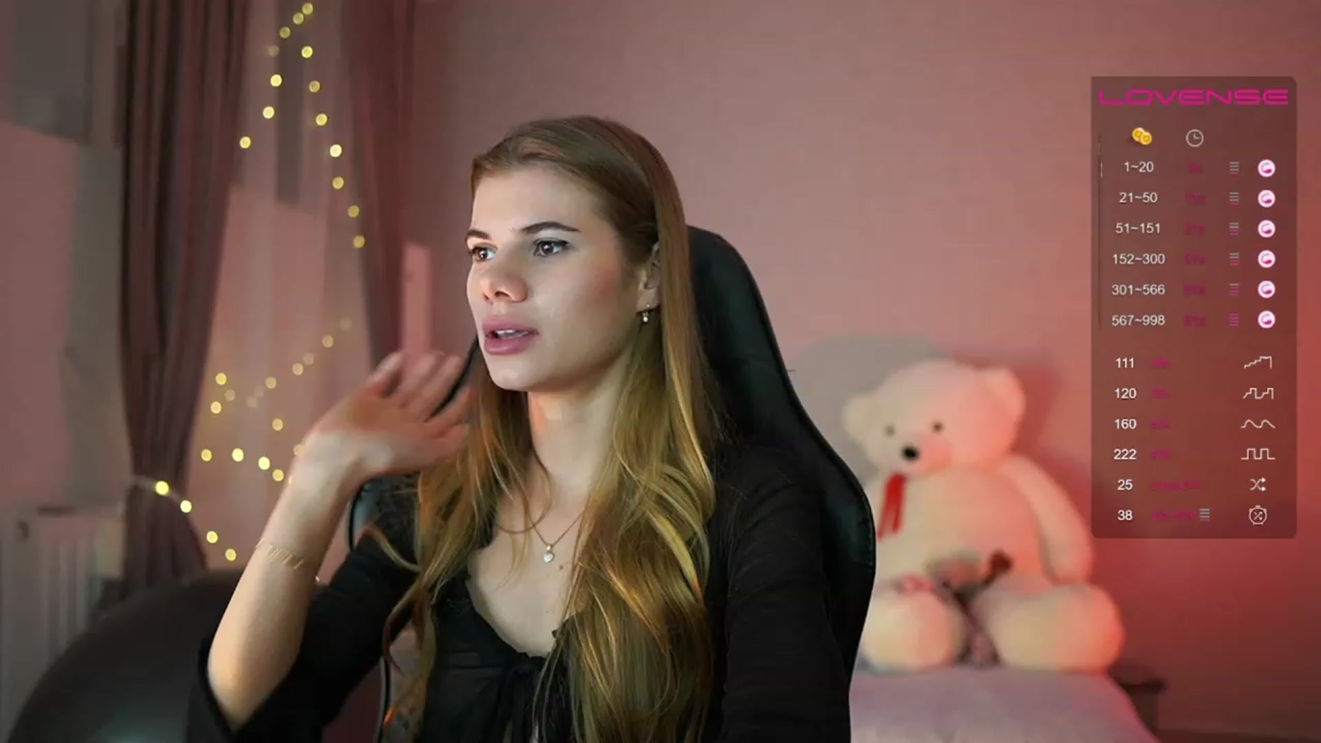 Gallery image thumbnail from RileyReid_18's myfreecams stream on, 05/14/2023, 18:04 image 18 of 20