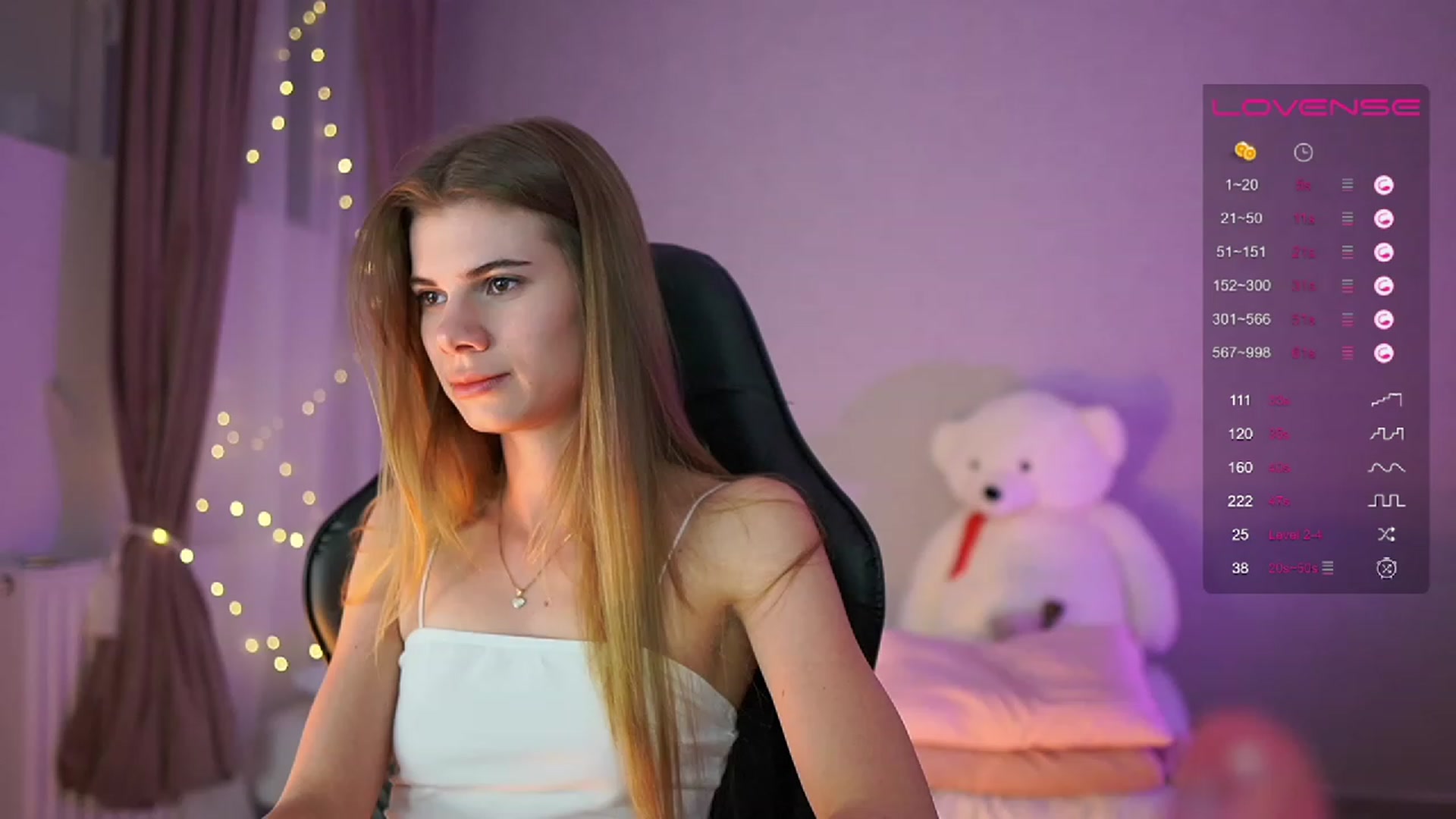 Gallery image thumbnail from RileyReid_18's myfreecams stream on, 05/21/2023, 18:33 image 14 of 20