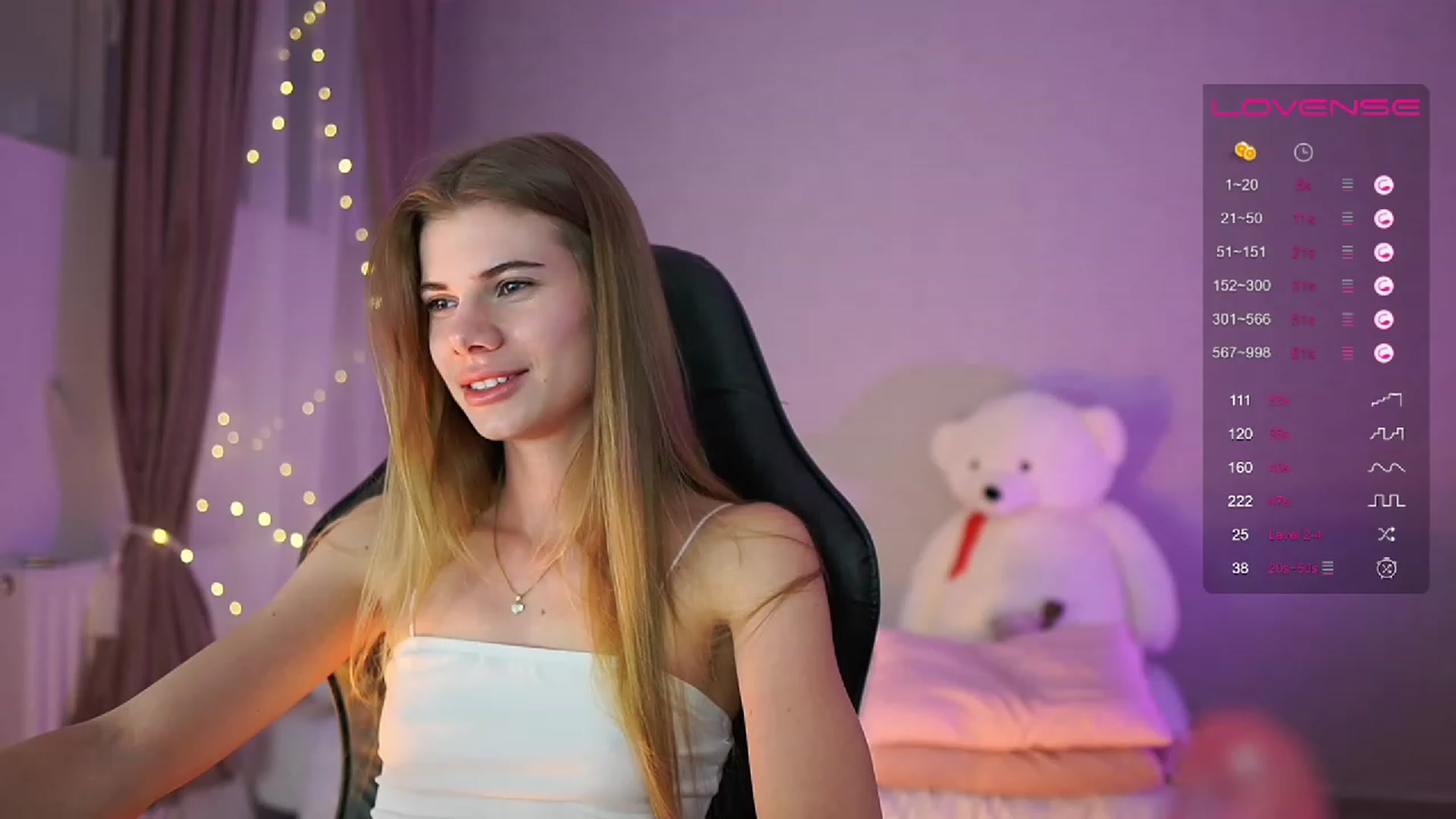 Gallery image thumbnail from RileyReid_18's myfreecams stream on, 05/21/2023, 18:33 image 15 of 20