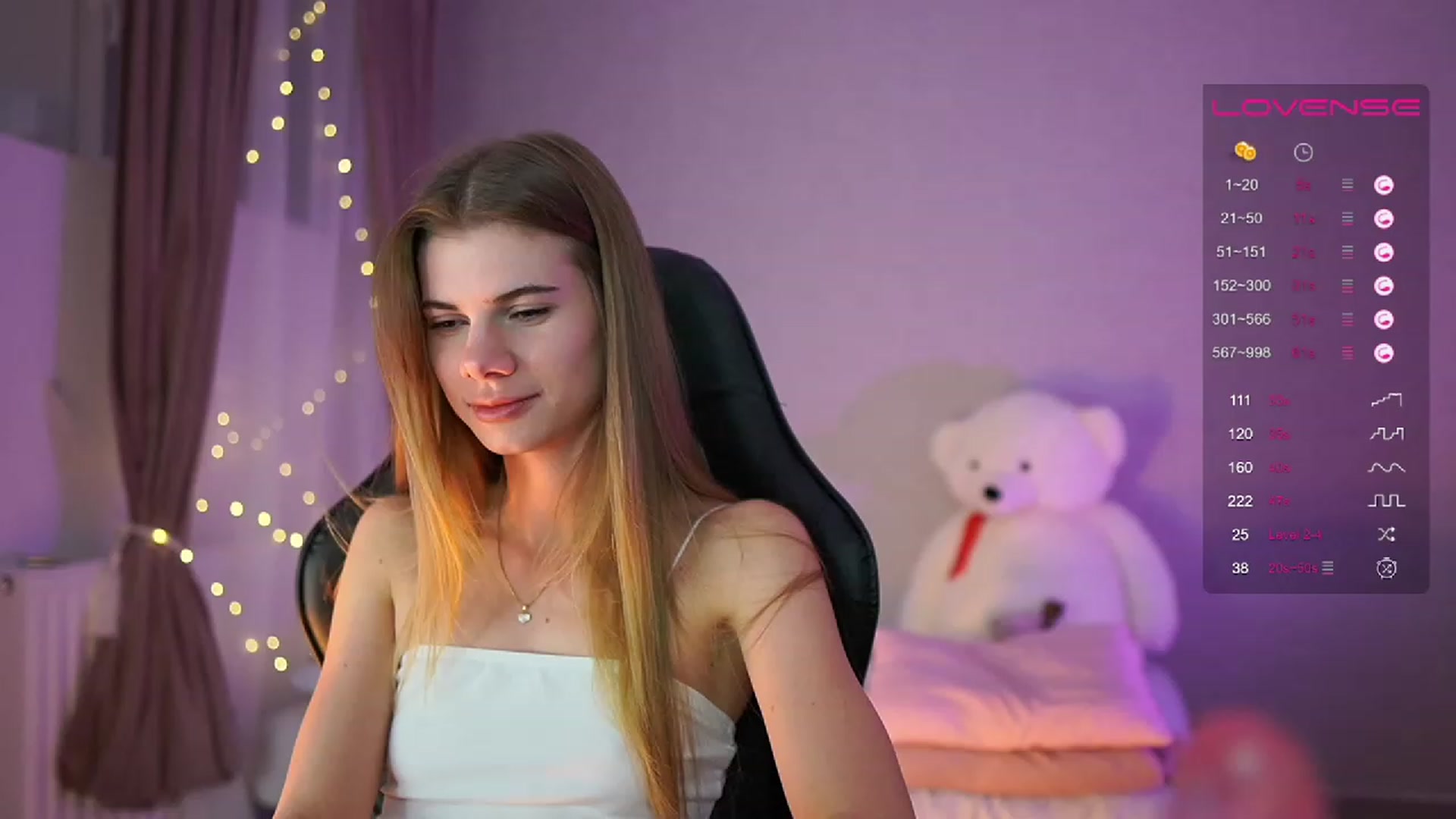 Gallery image thumbnail from RileyReid_18's myfreecams stream on, 05/21/2023, 18:33 image 16 of 20
