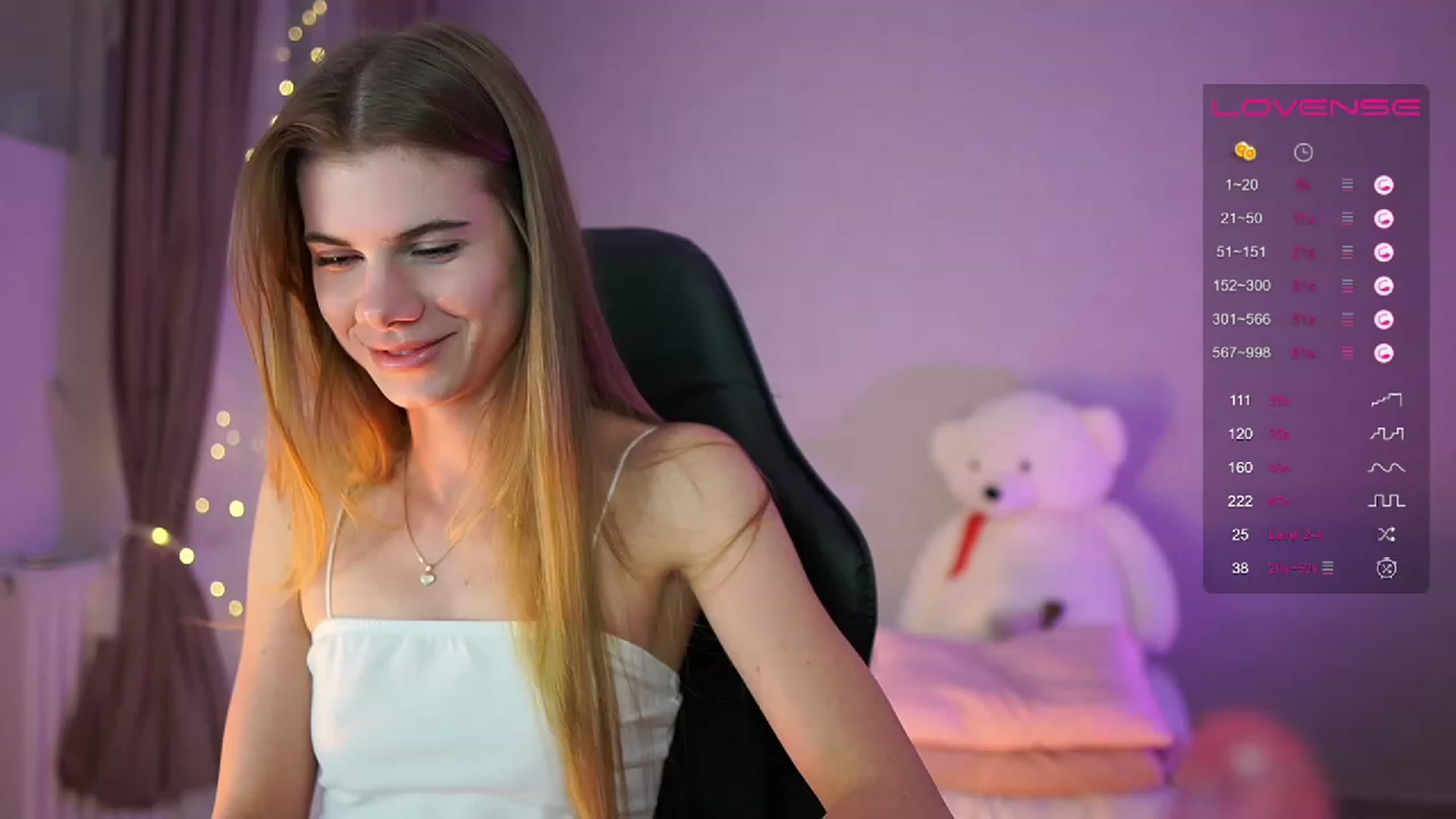 Gallery image thumbnail from RileyReid_18's myfreecams stream on, 05/21/2023, 18:33 image 13 of 20