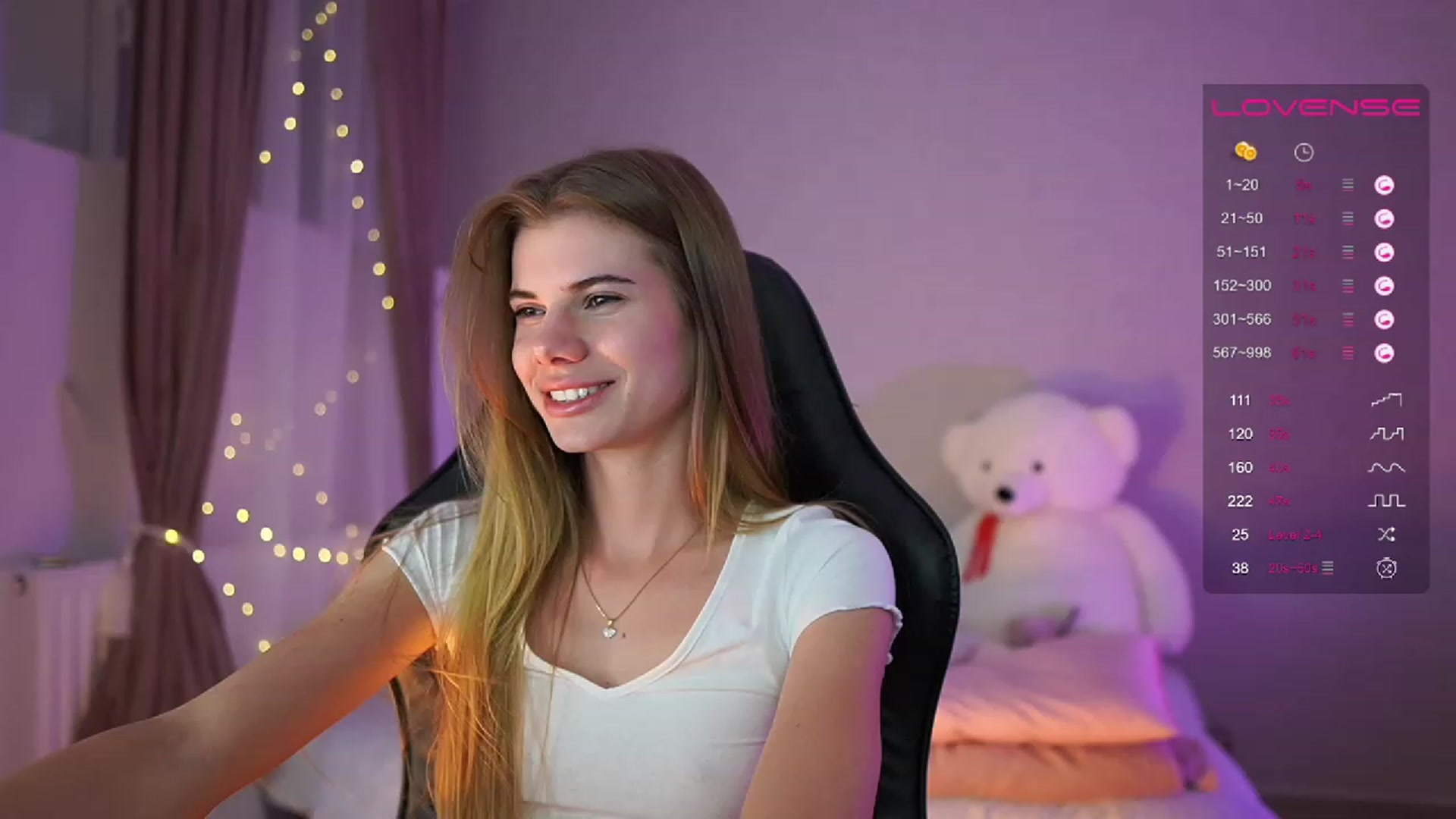 Gallery image thumbnail from RileyReid_18's myfreecams stream on, 05/21/2023, 20:31 image 19 of 20