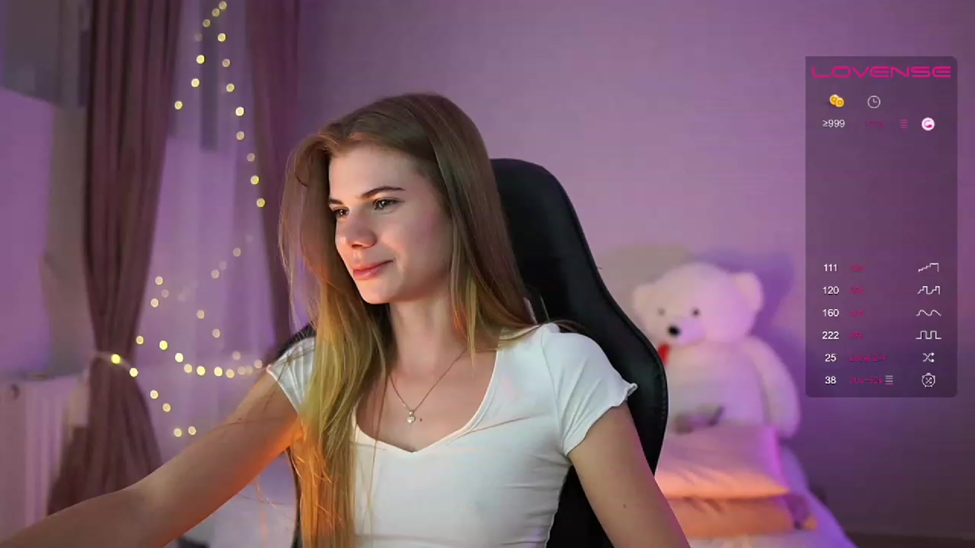 Gallery image thumbnail from RileyReid_18's myfreecams stream on, 05/21/2023, 20:31 image 20 of 20