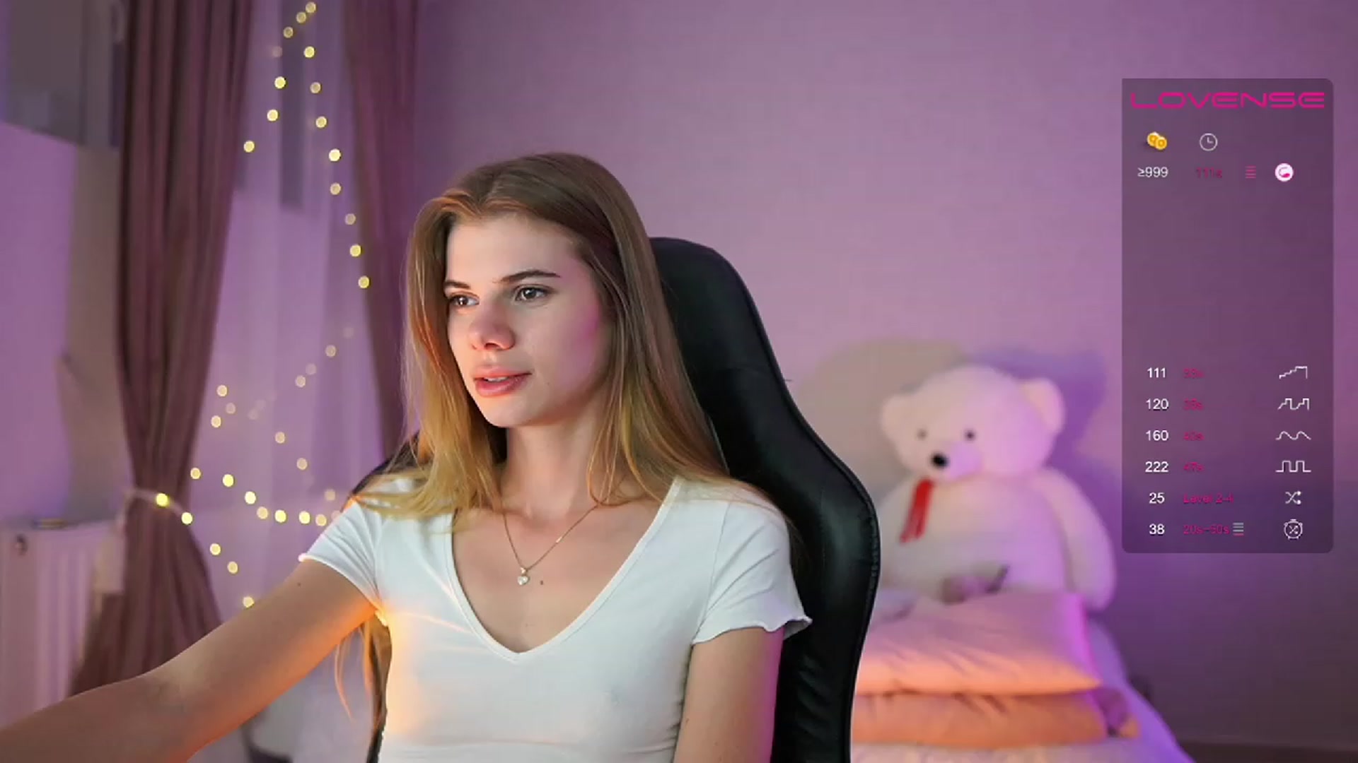 Gallery image thumbnail from RileyReid_18's myfreecams stream on, 05/21/2023, 20:51 image 3 of 20