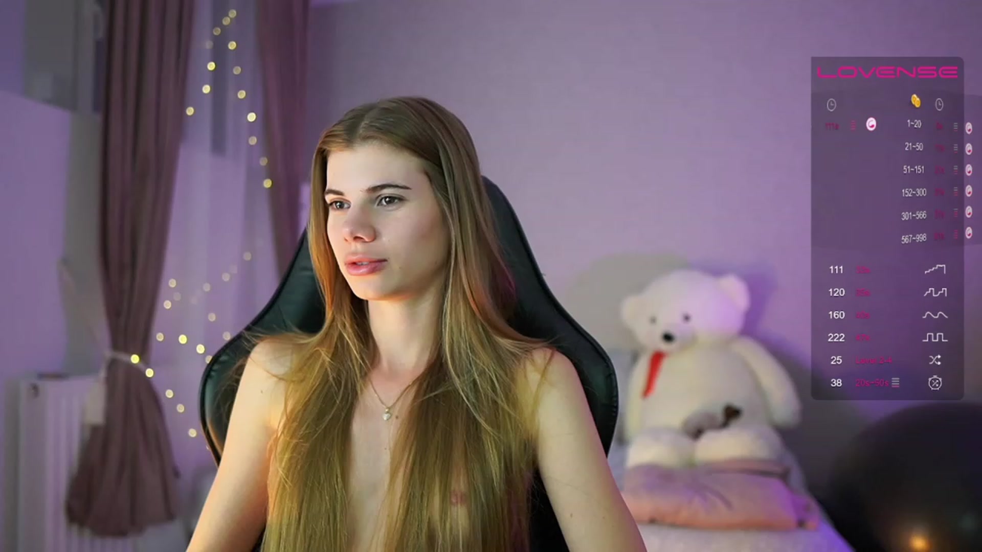 Gallery image thumbnail from RileyReid_18's myfreecams stream on, 05/23/2023, 22:02 image 8 of 20