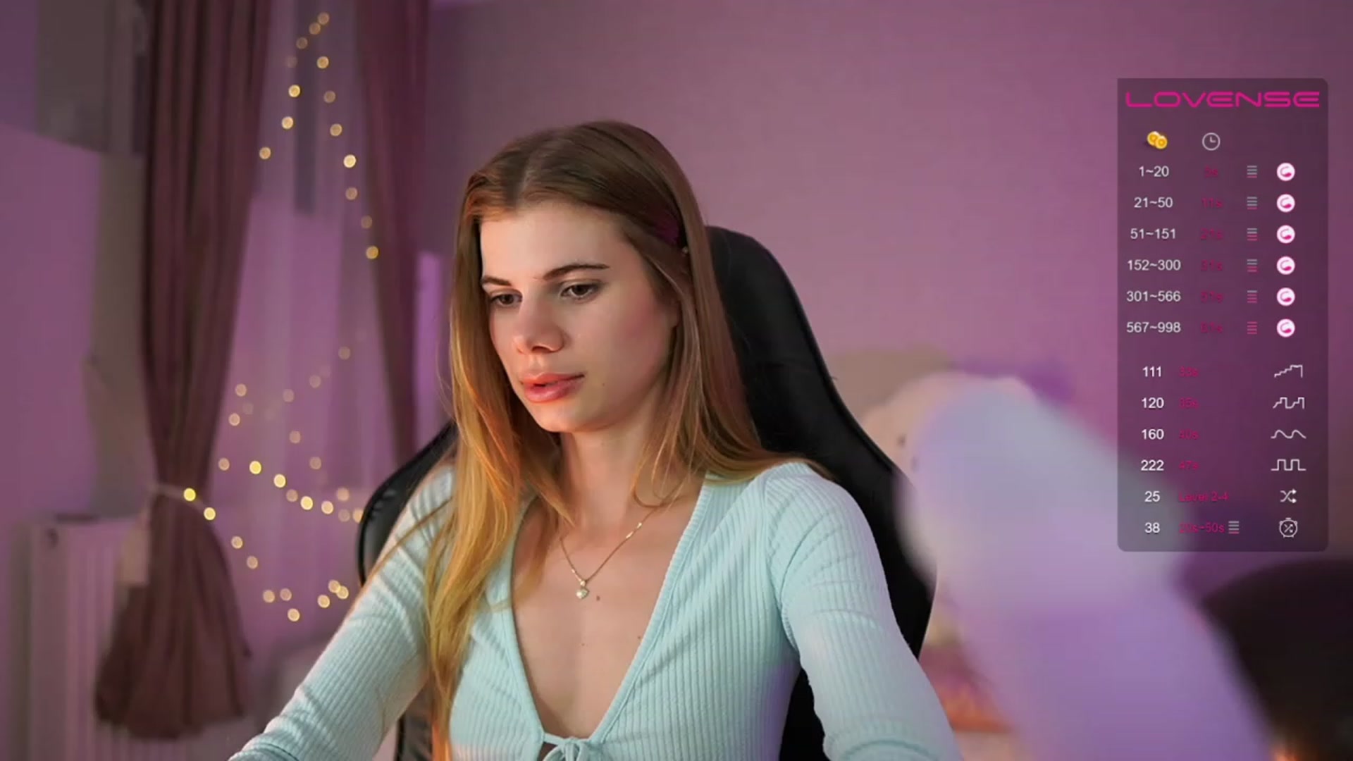 Gallery image thumbnail from RileyReid_18's myfreecams stream on, 05/23/2023, 22:54 image 8 of 20