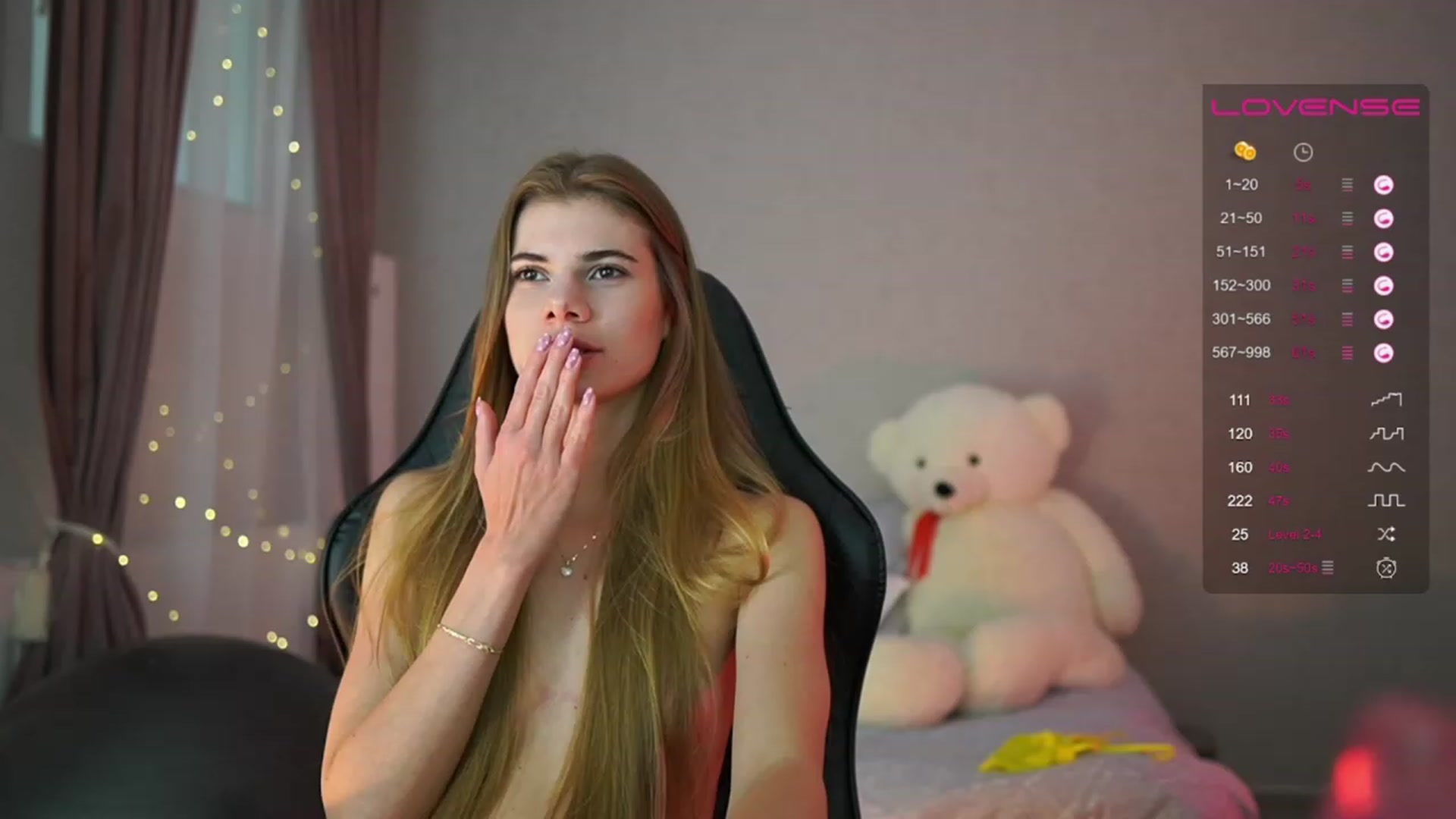 Gallery image thumbnail from RileyReid_18's myfreecams stream on, 05/27/2023, 14:12 image 8 of 20